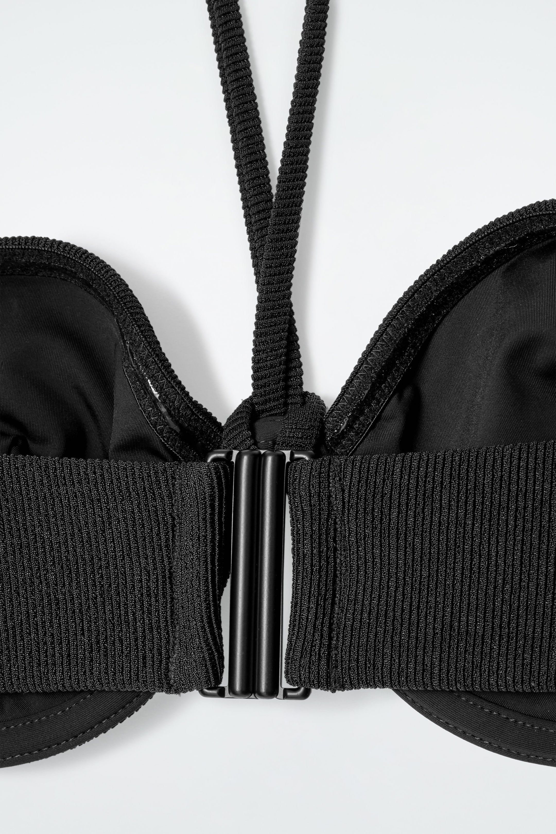 StillMedia/DescriptiveDetail
