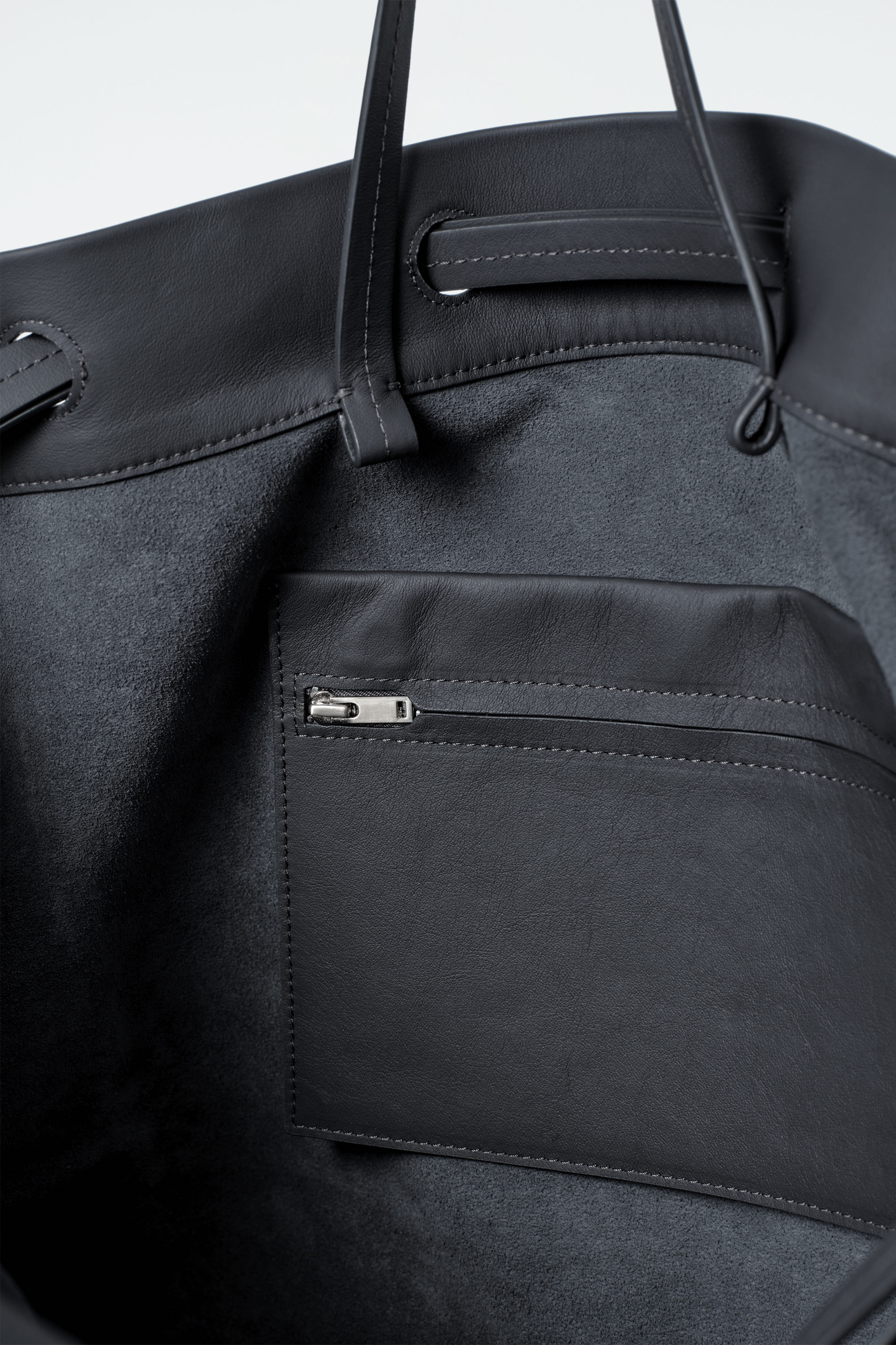 SUEDE DRAWSTRING TOTE BAG - ANTHRACITE | COS