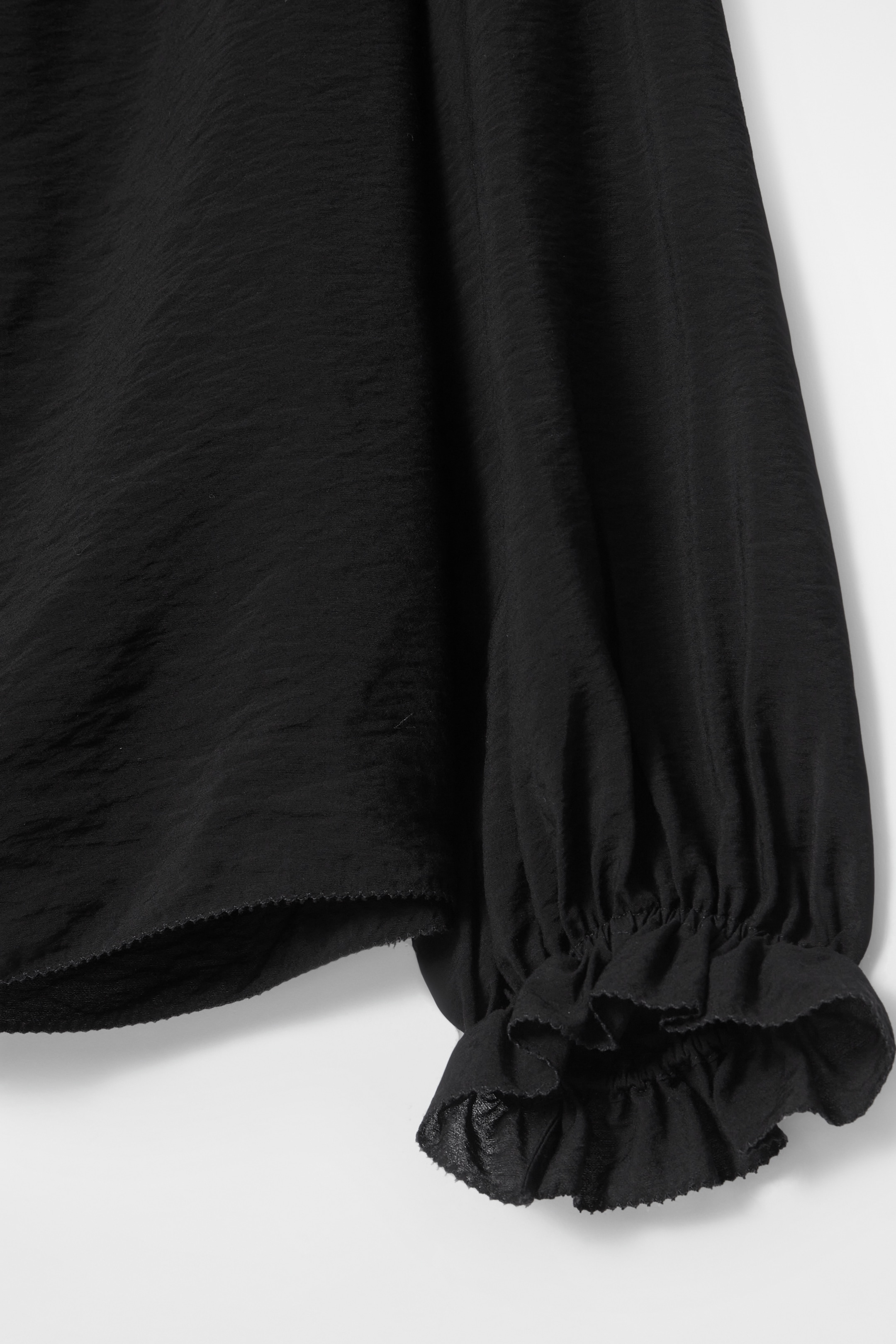Größeres Bild ansehen: BLUSE MIT STEHKRAGEN UND RAFFUNGEN - SCHWARZ - Ladies | H&M DE 2