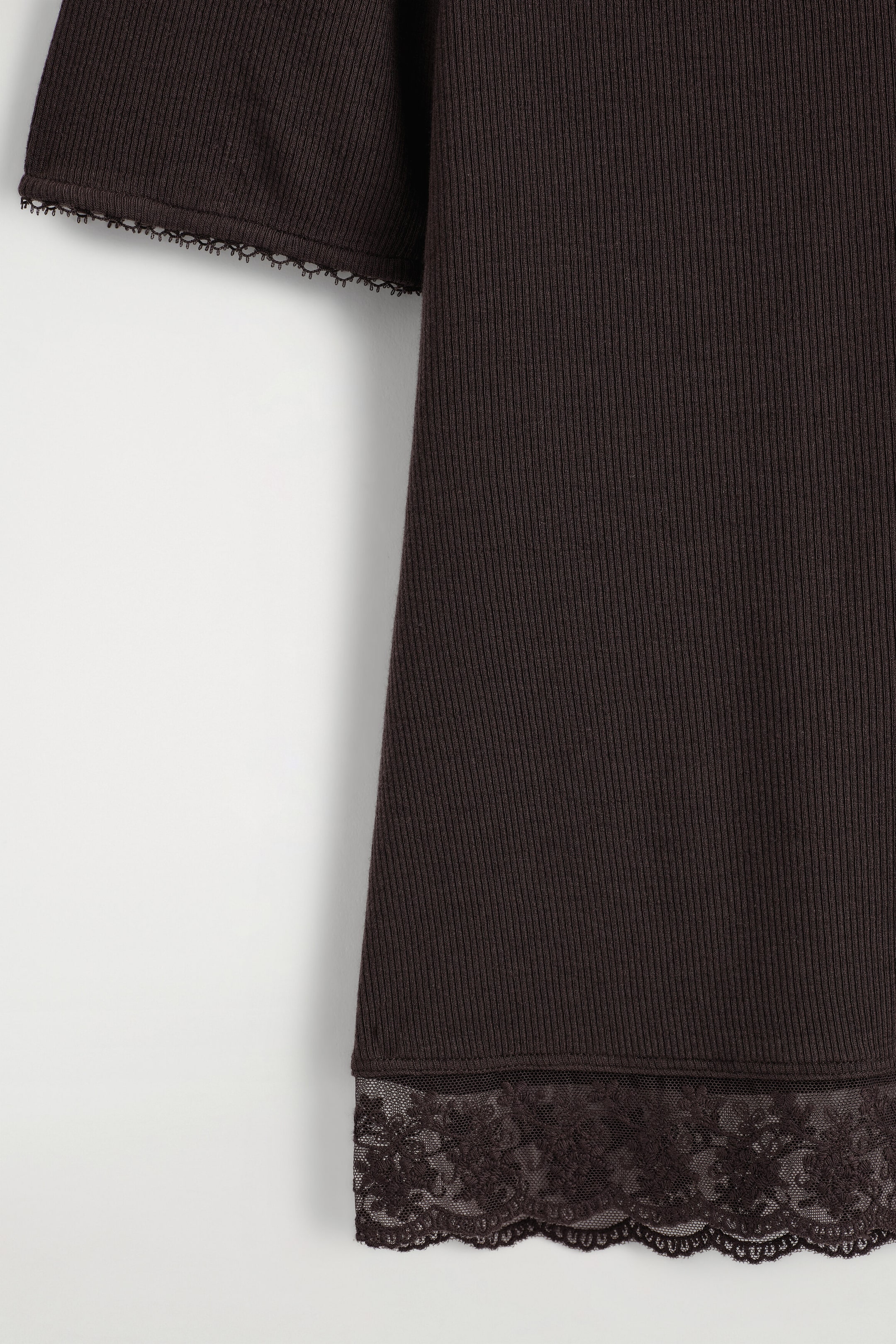 StillMedia/DescriptiveDetail