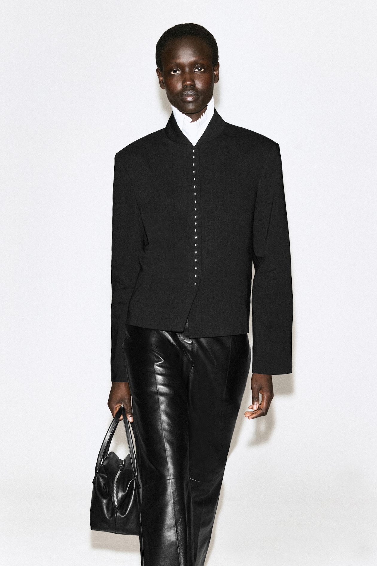 STUD-DETAIL CROPPED LINEN BLAZER — BLACK