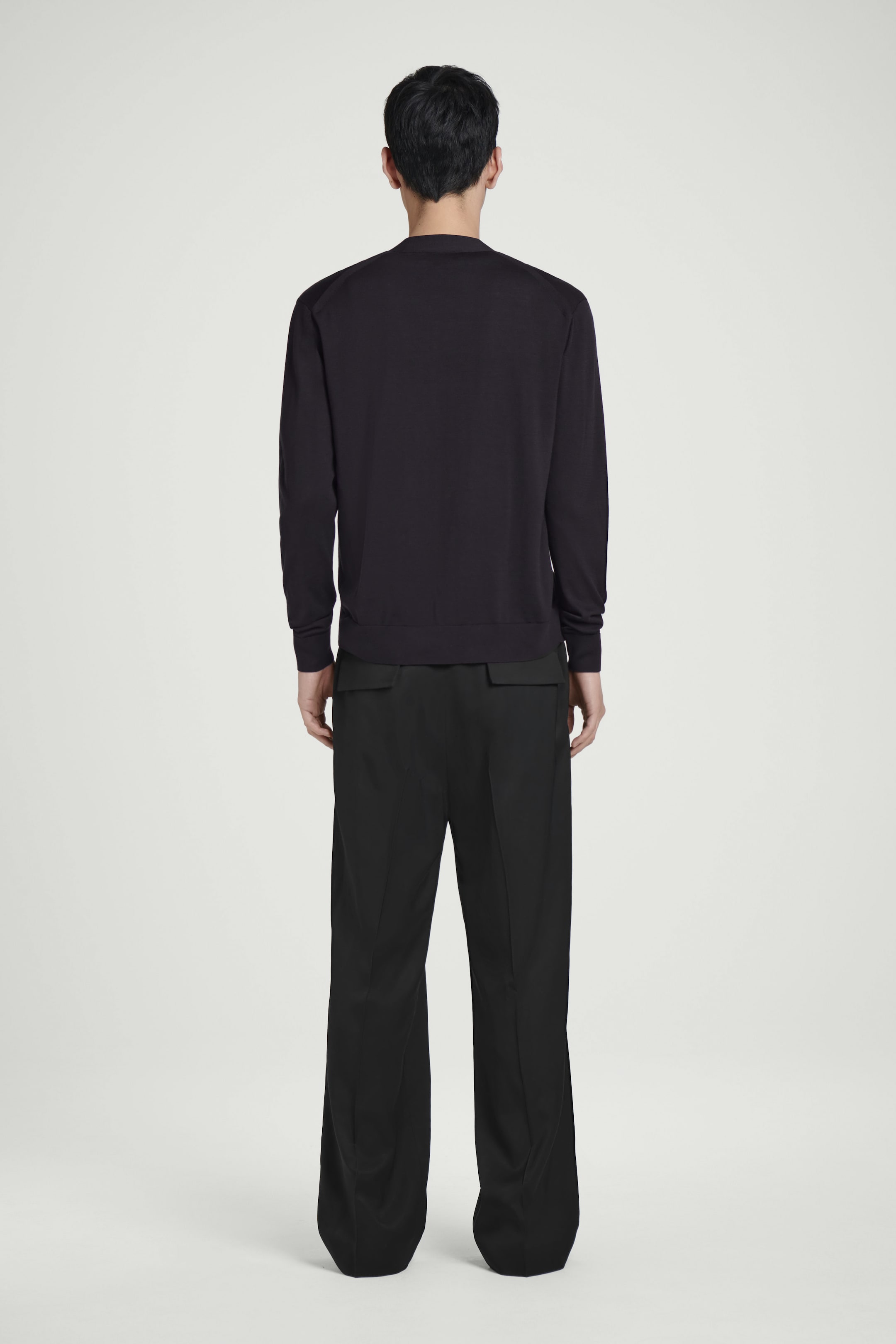 Visa större bild: BYXOR I ULLTWILL MED PRESSVECK OCH RESÅRLINNING - SVART - HERR | H&M SE 3
