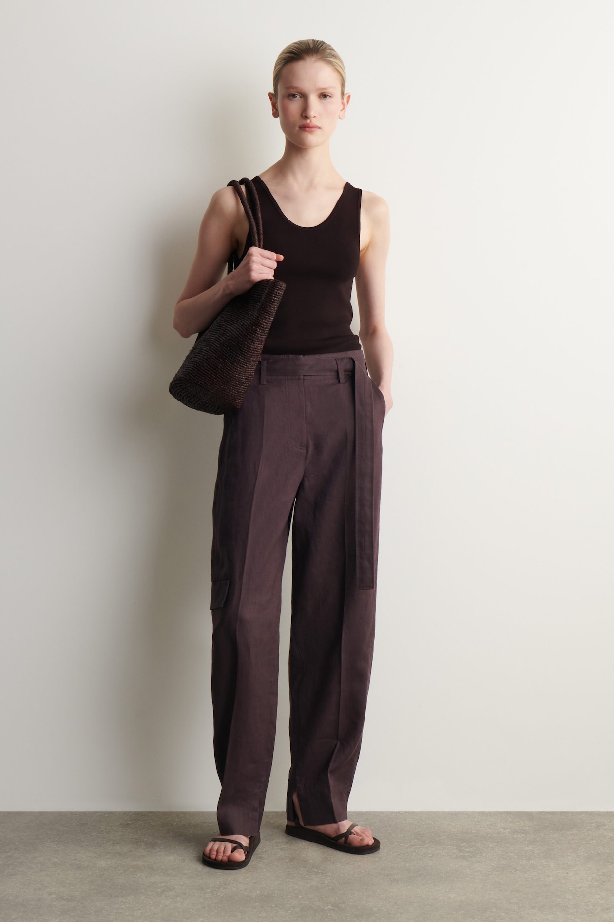 BELTED LINEN BARREL-LEG TROUSERS