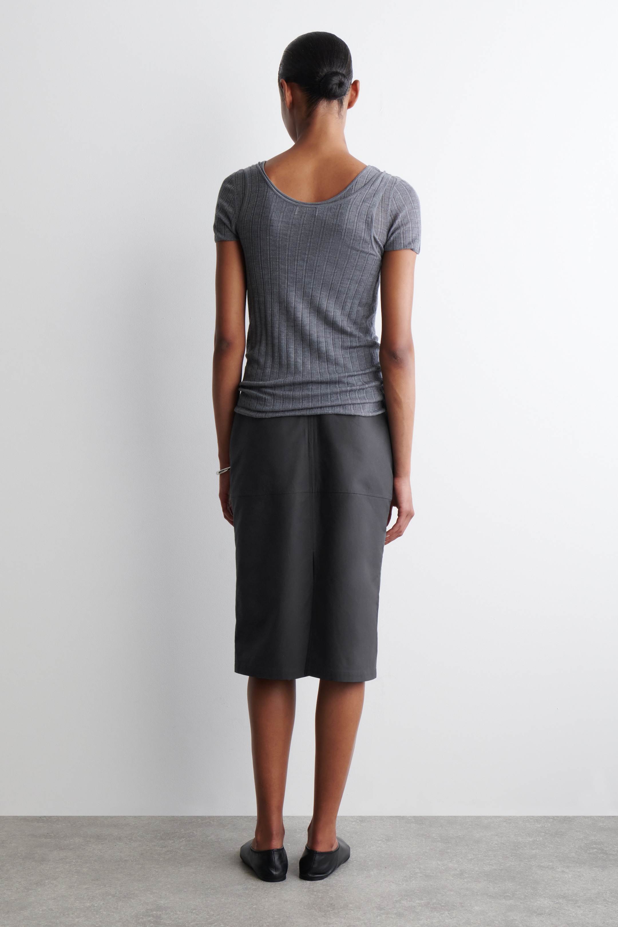 Ver imagen más grande: FALDA DE TUBO DE ALGODÓN - GRIS - MUJER | H&M ES 4