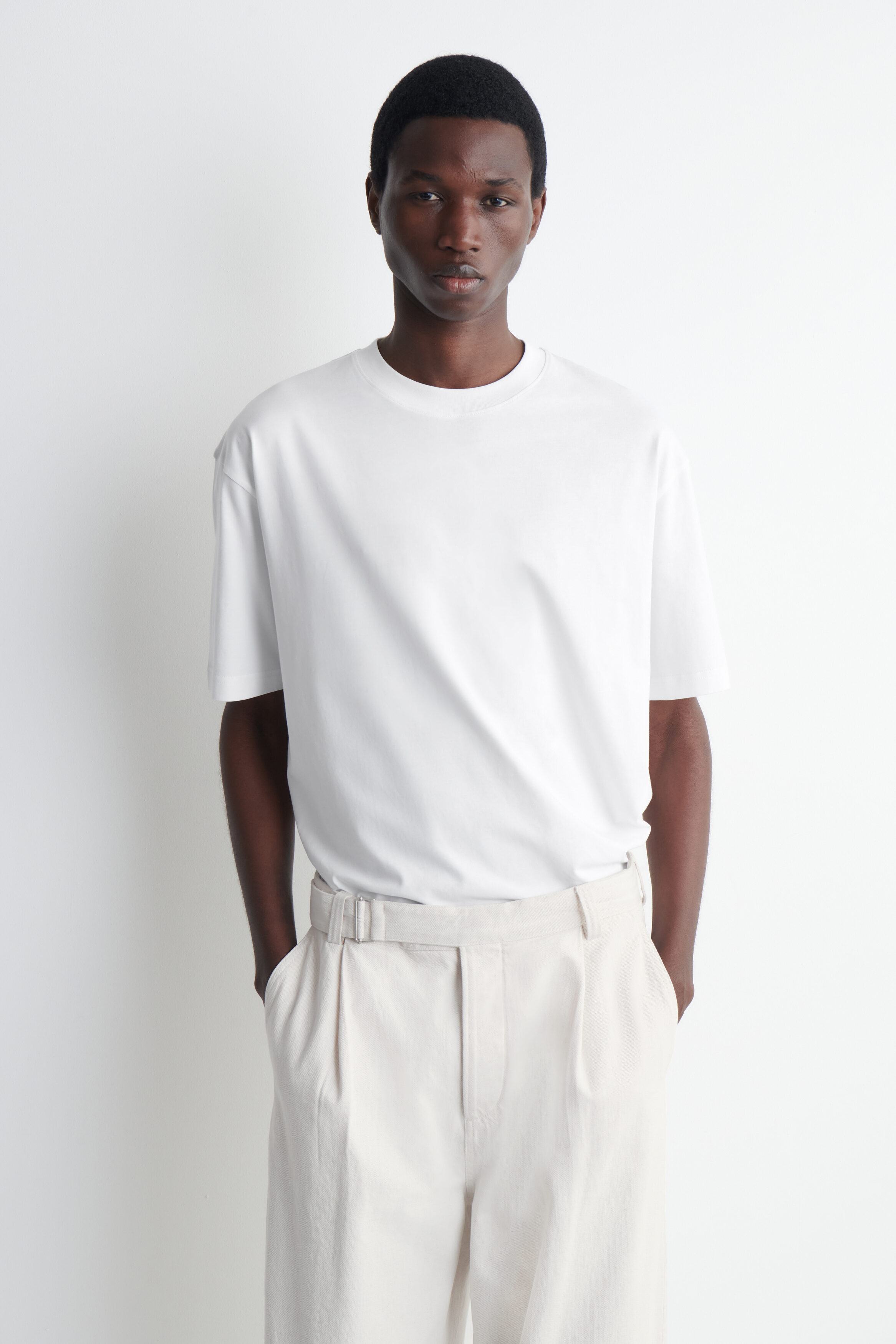 RELAXED LIGHTWEIGHT COTTON T-SHIRT