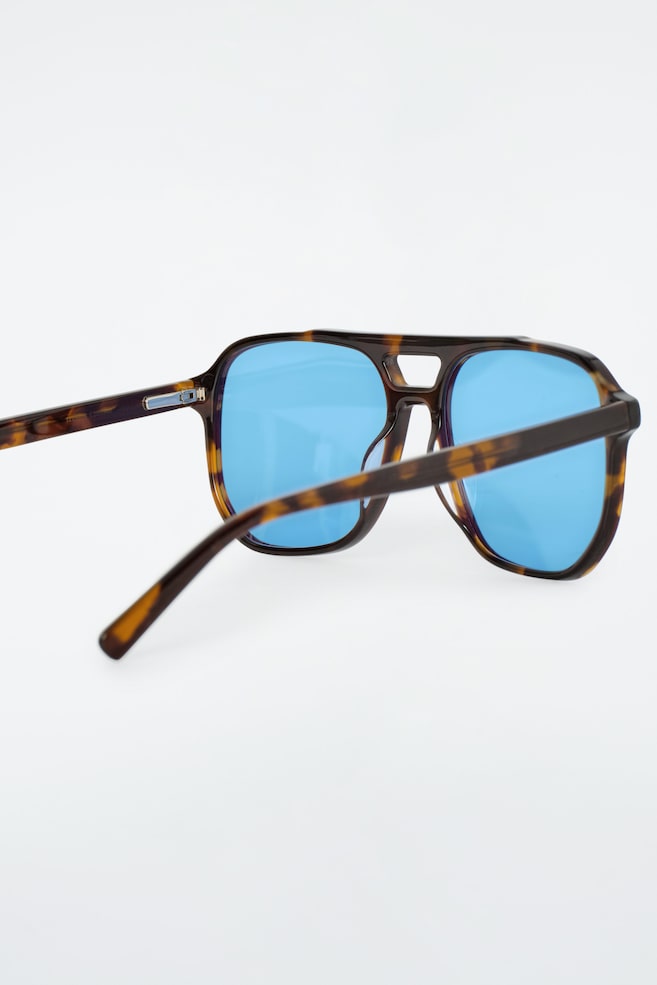 OVERSIZED SQUARE-FRAME AVIATOR SUNGLASSES — TORTOISESHELL / BLUE
