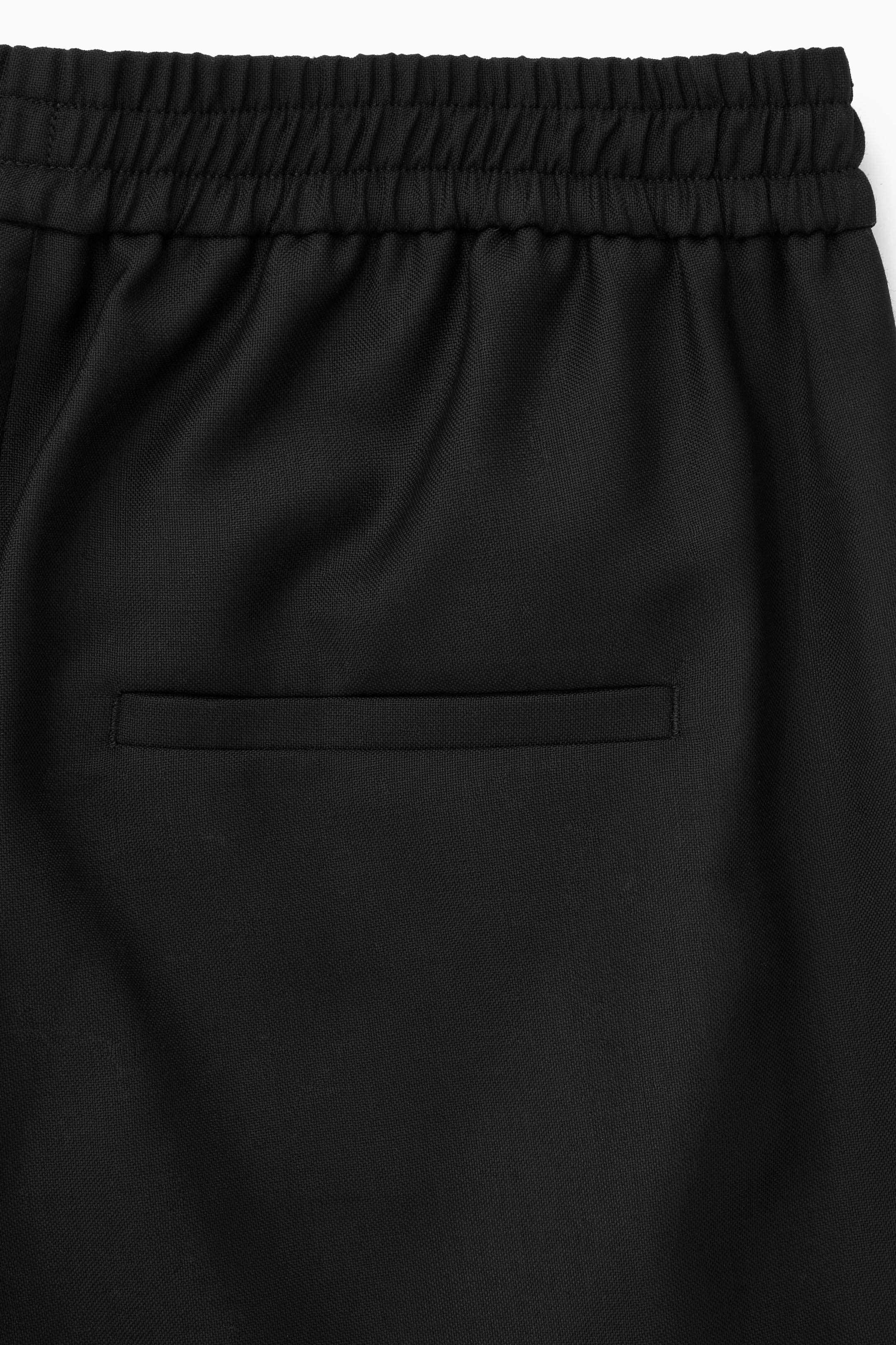 View larger image: REGULAR ELASTICATED WOOL STRAIGHT-LEG TROUSERS - BLACK - Ladies | H&M GB 4