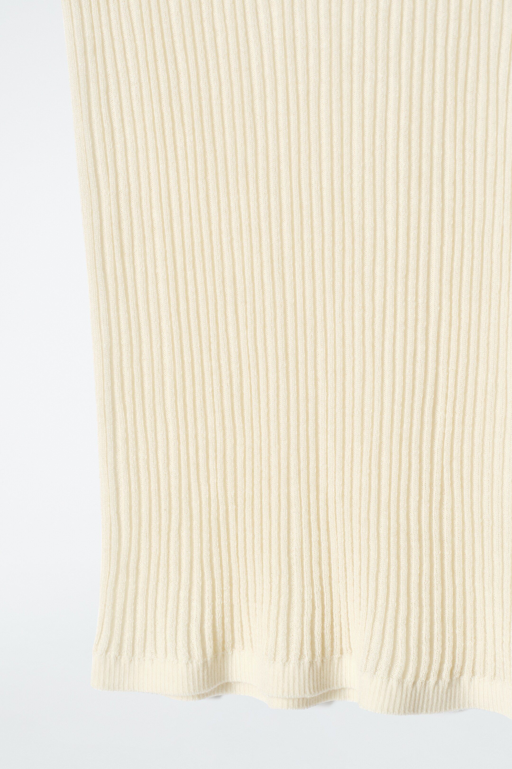 Agrandir l'image: DÉBARDEUR CÔTELÉ EN CACHEMIRE ET SOIE - JAUNE BEURRE - FEMME | H&M CH 6