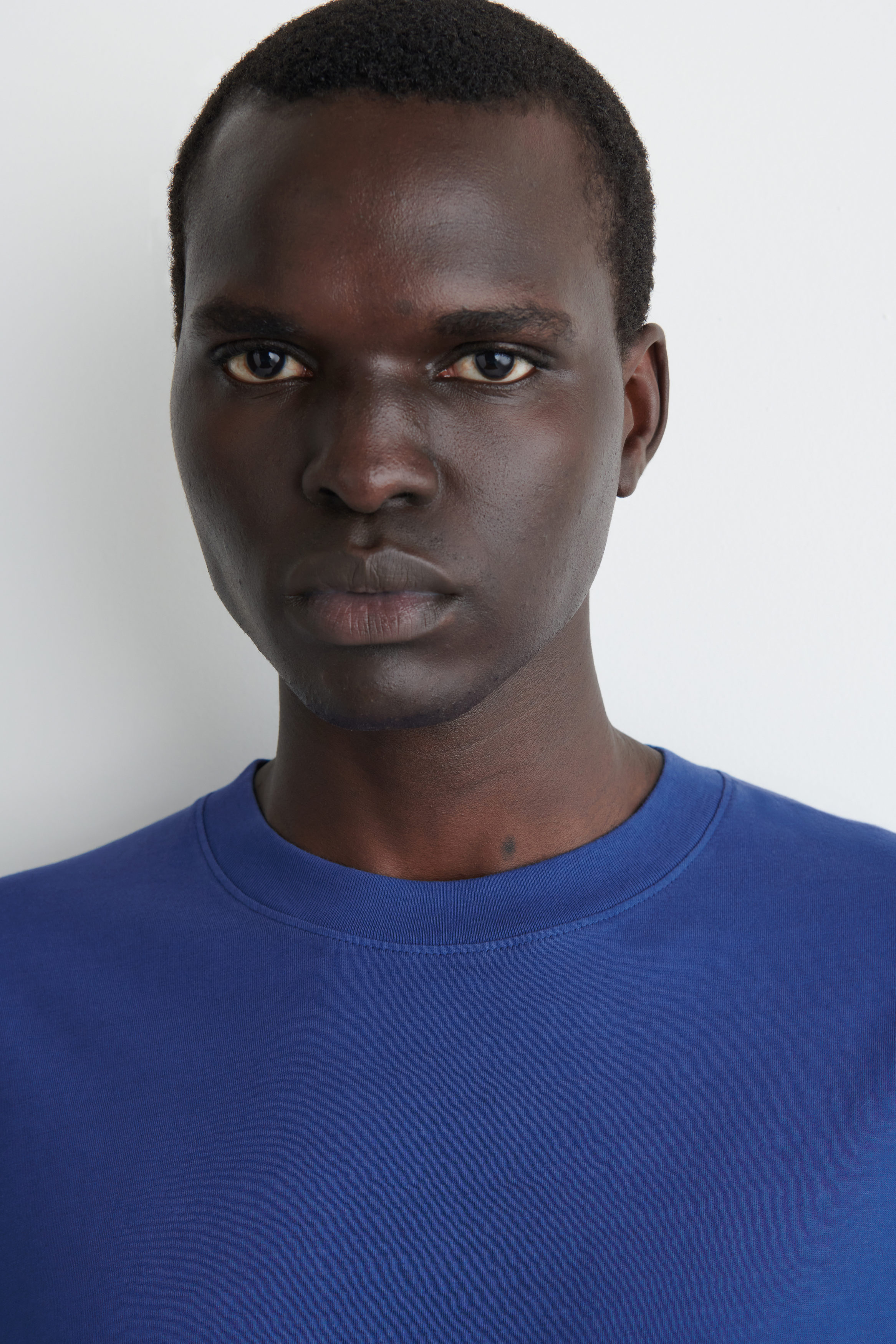 RELAXED LIGHTWEIGHT COTTON T-SHIRT - DARK BLUE | COS US