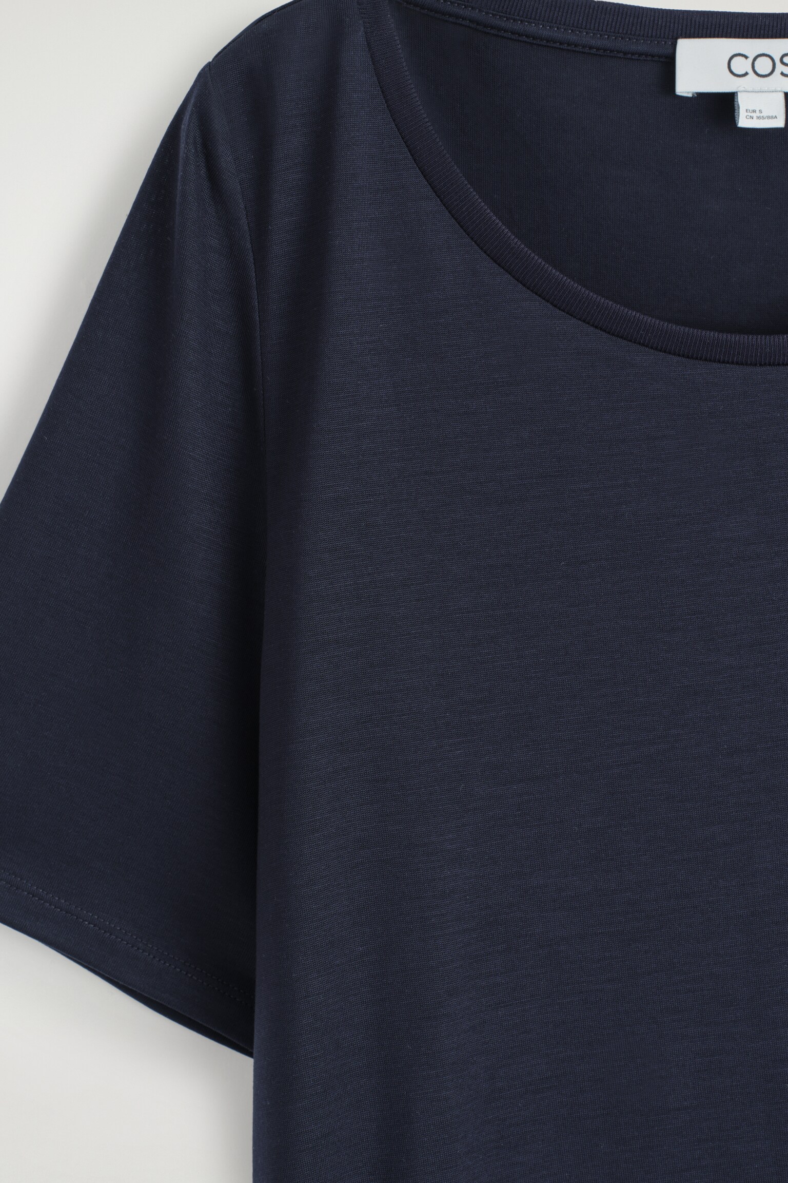 T-SHIRT CON SCOLLO A V TAGLIO RILASSATO - BLU NAVY/BEIGE CHIARO - 7