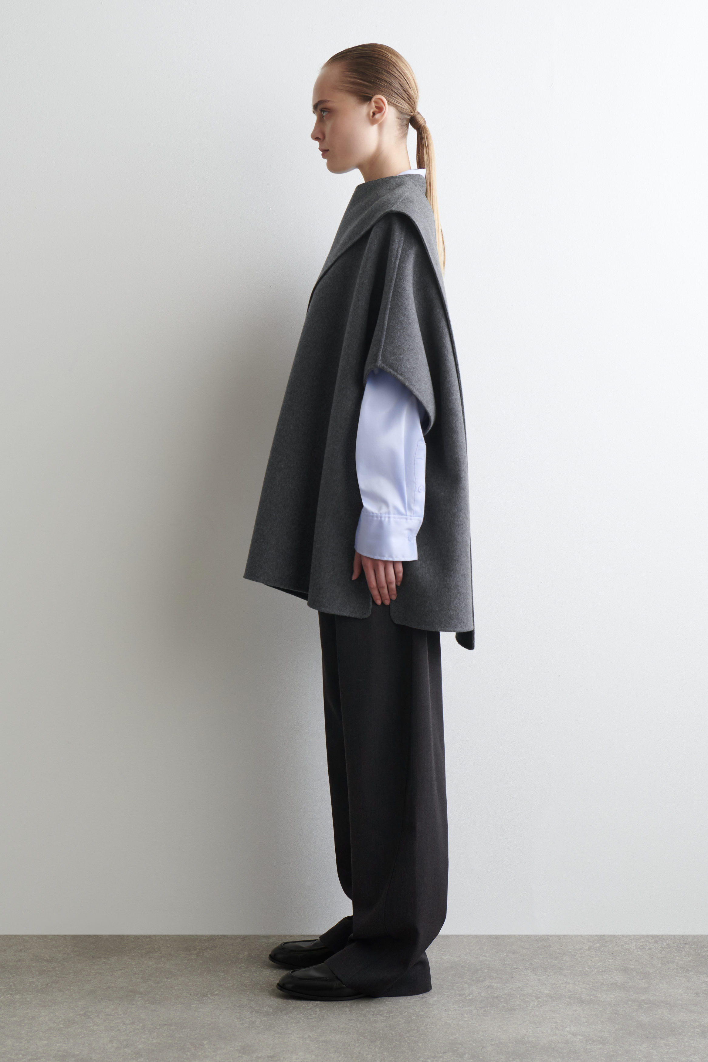 DOUBLE-FACED MERINO WOOL SCARF CAPE - GRAY | COS US