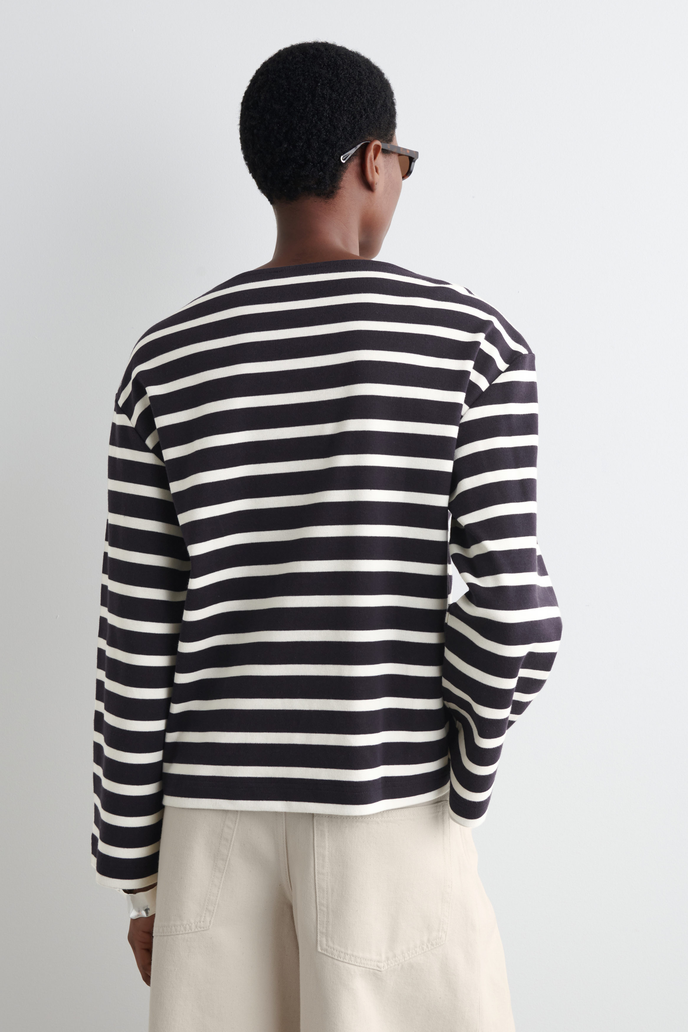 STRIPED BOAT-NECK TOP - NAVY / STRIPED | COS