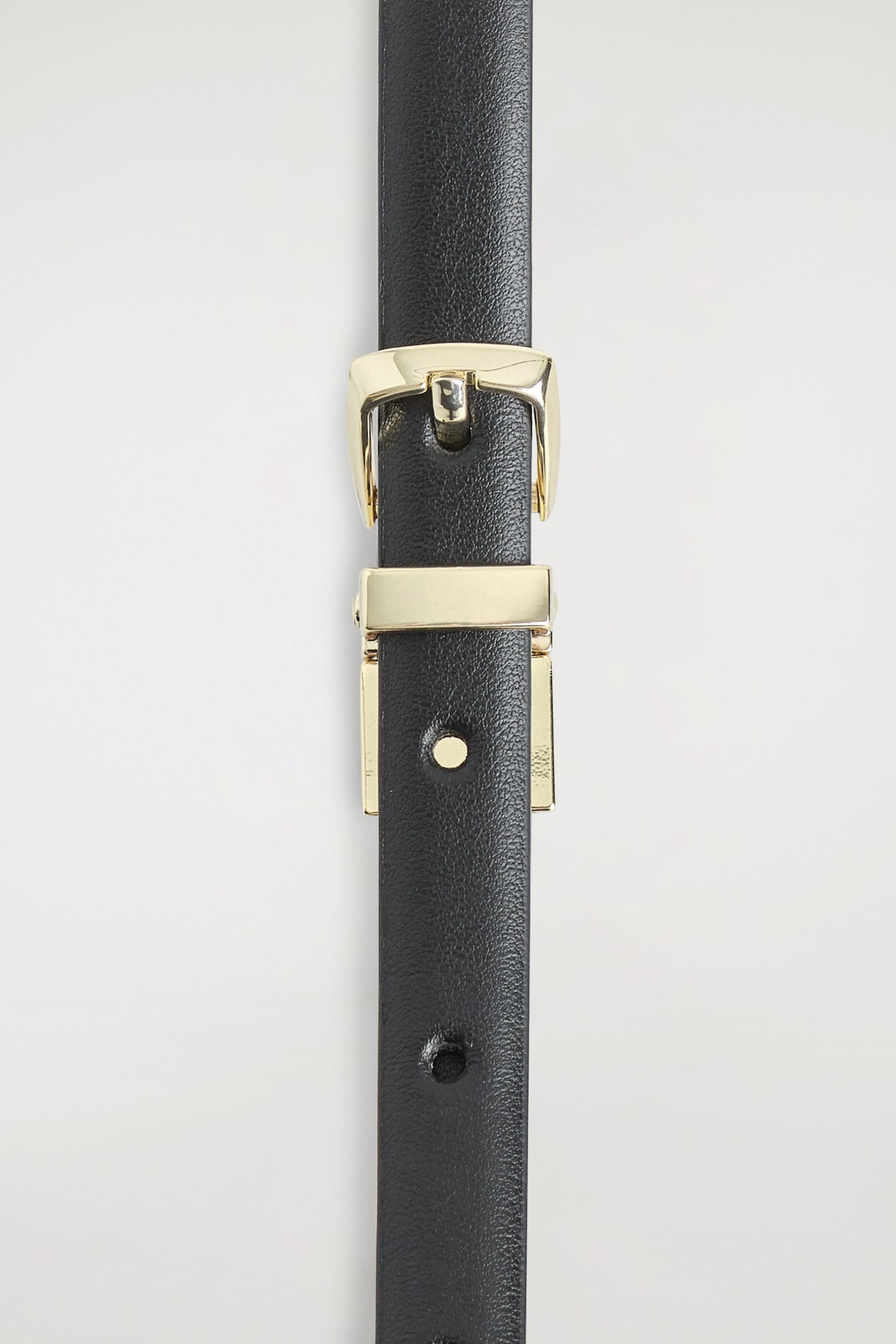 REVERSIBLE SLIM LEATHER BELT — BLACK / WHITE