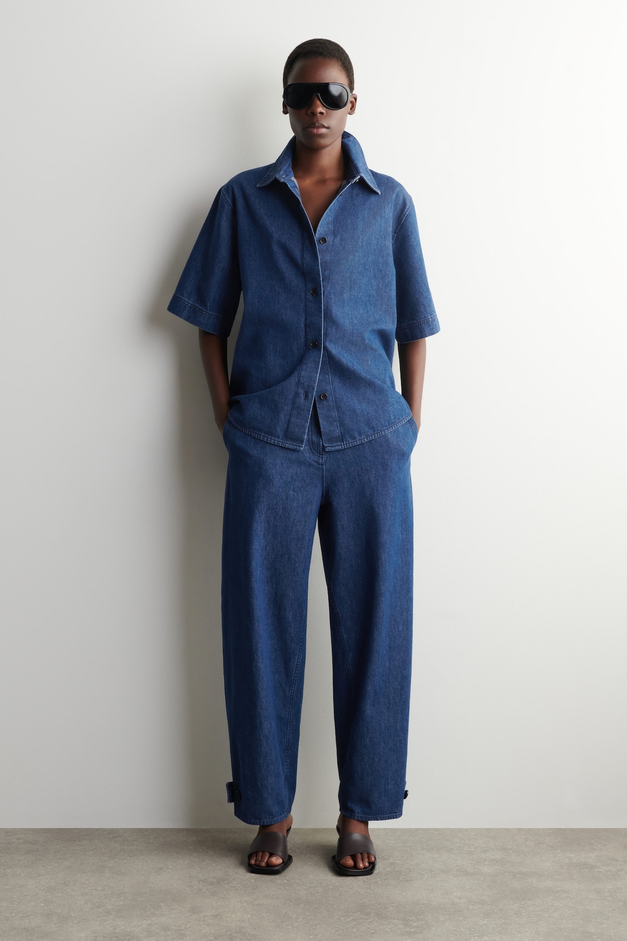 BOXY SHORT-SLEEVED DENIM SHIRT — DARK BLUE