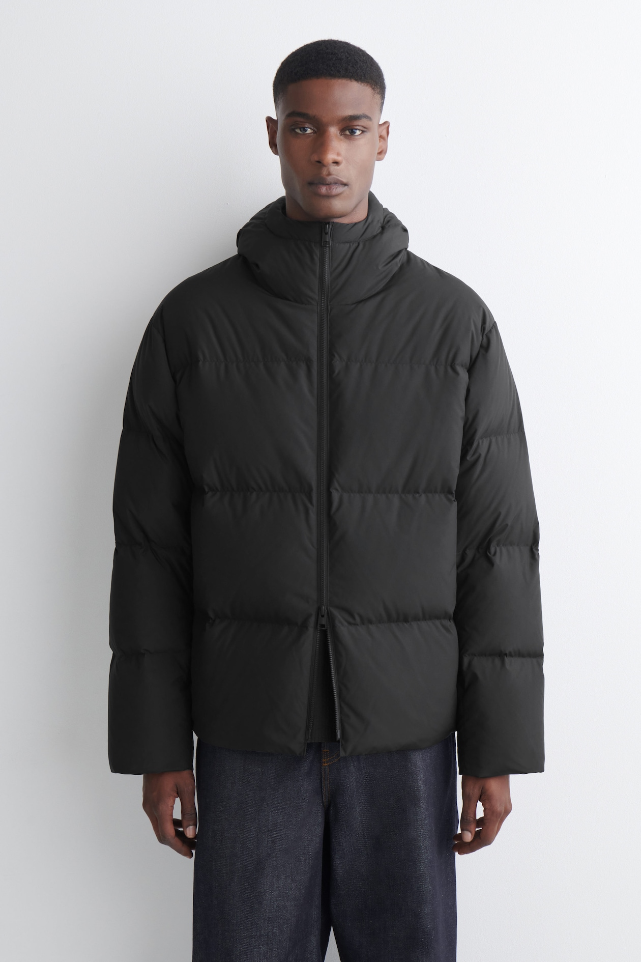 HOODED DOWN PUFFER JACKET — BLACK