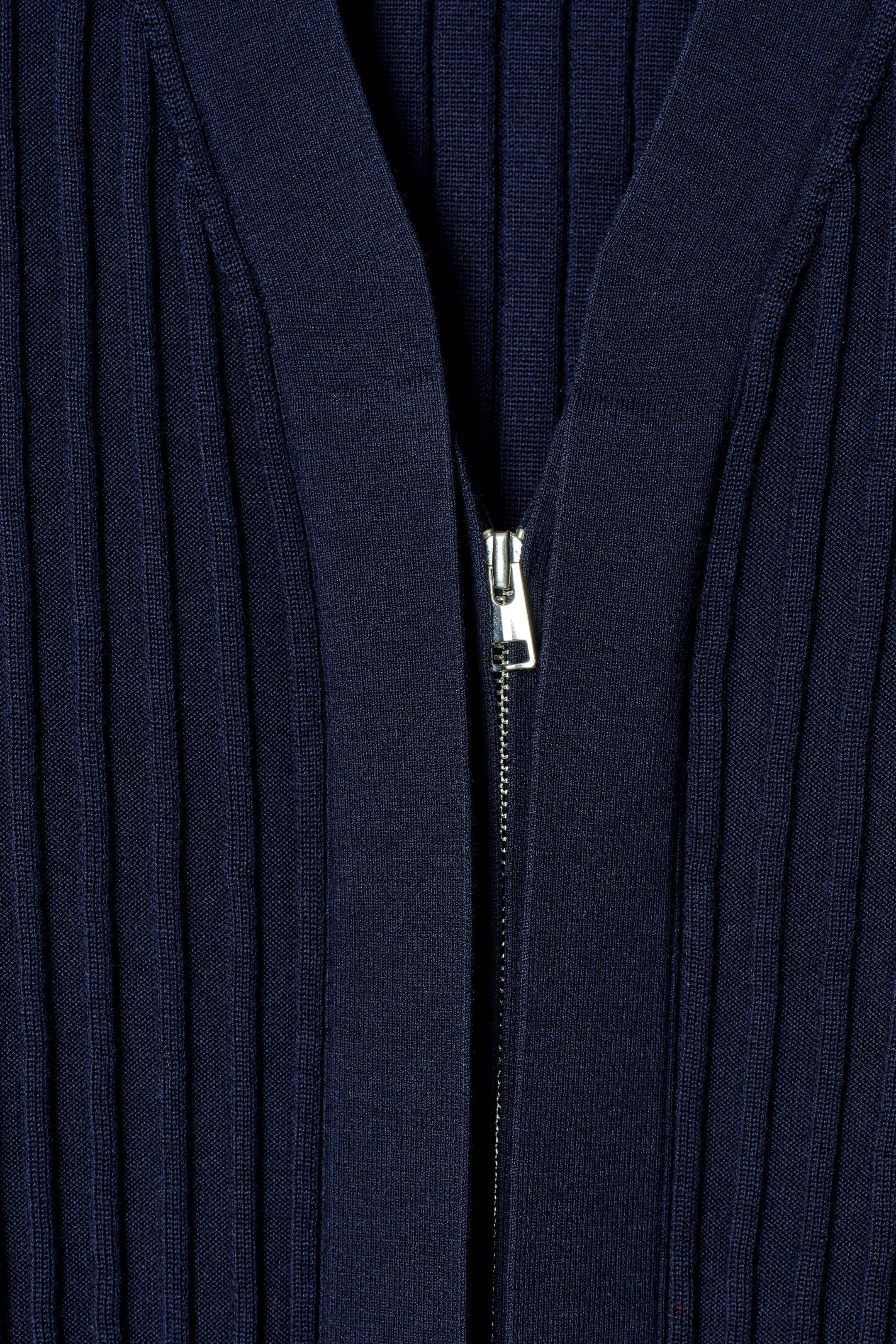 StillMedia/DescriptiveDetail