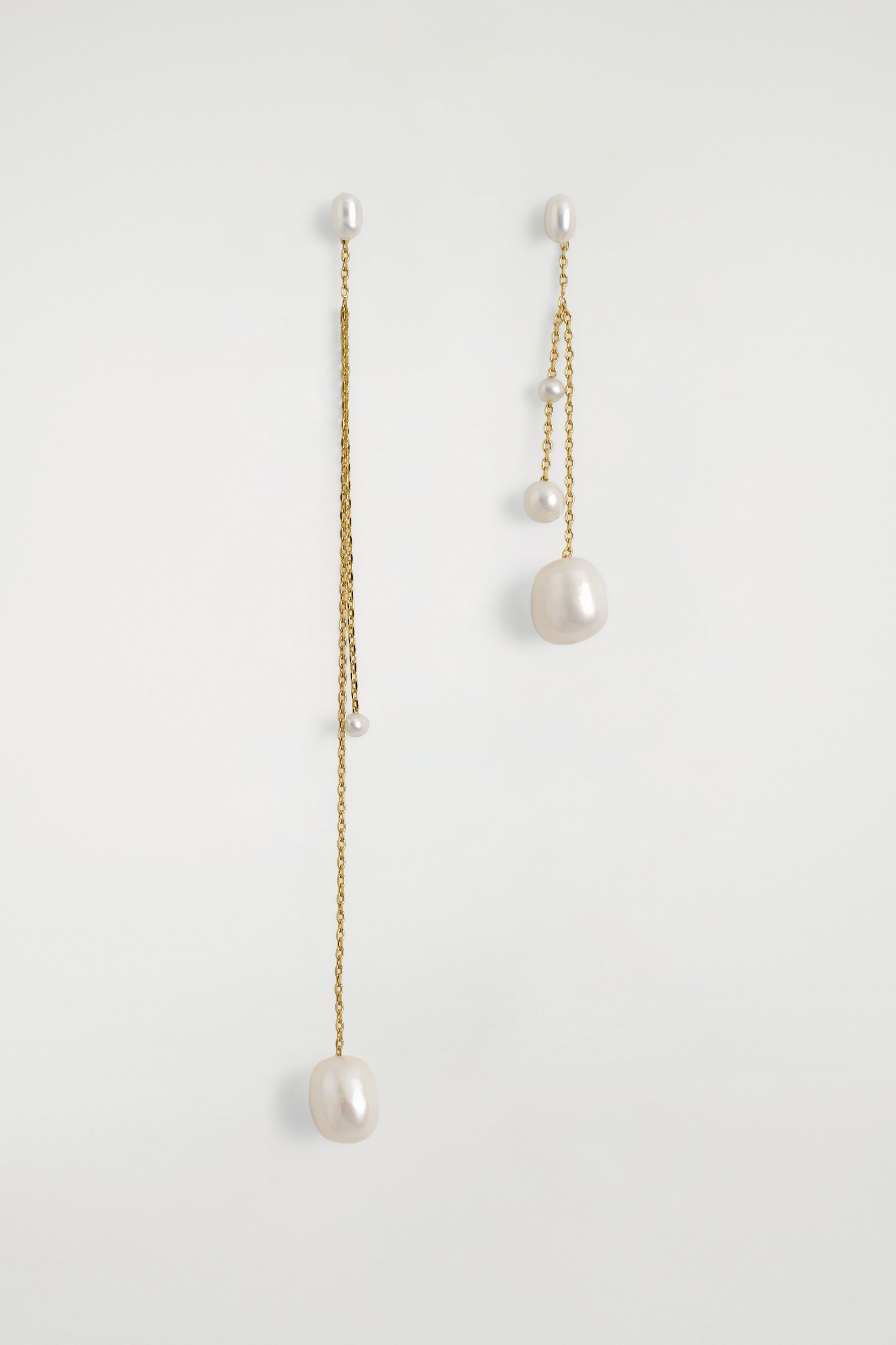 Mismatched Chain Freshwater Pearl Earrings