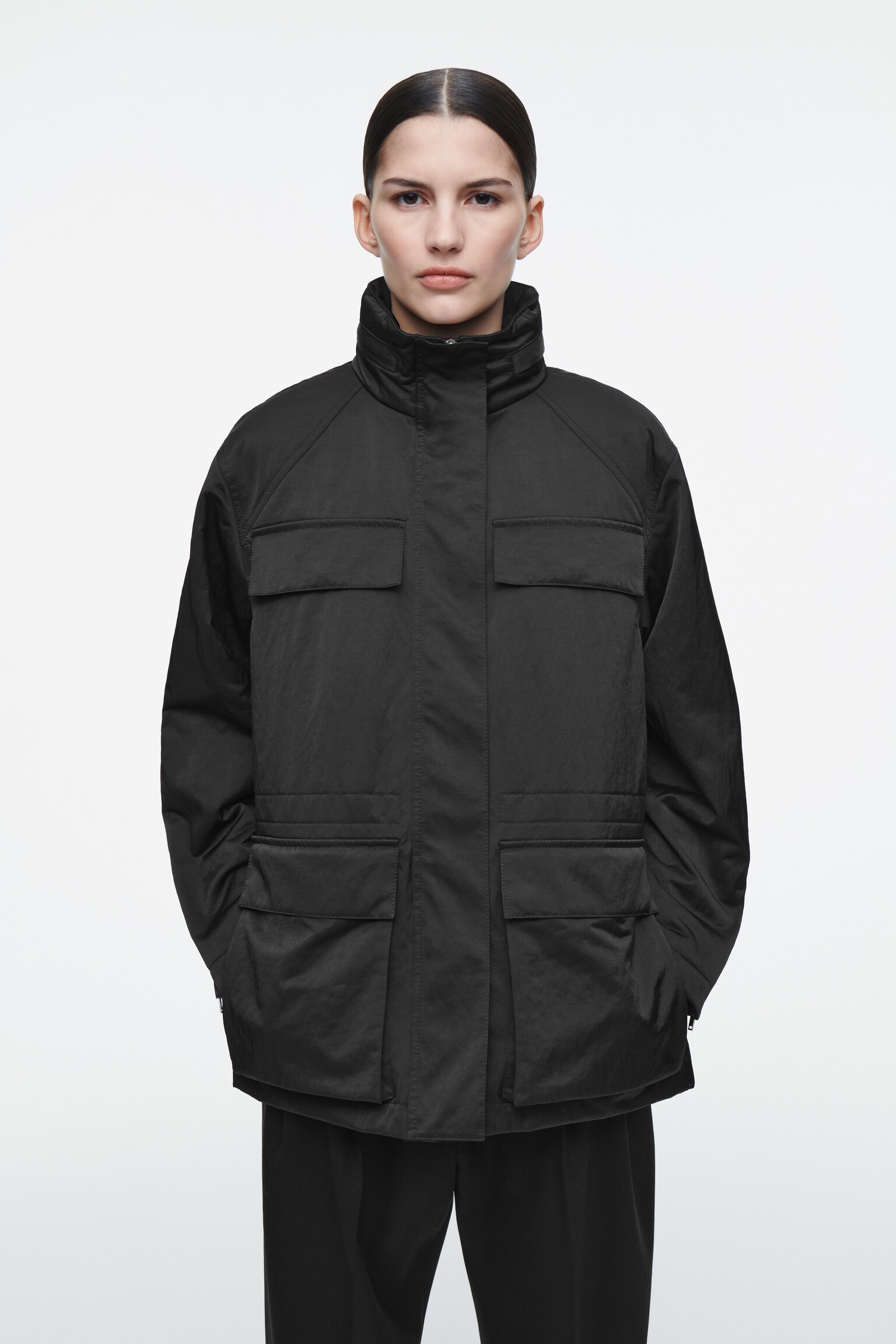 CHAQUETA FUNCIONAL ENTALLADA - NEGRO
