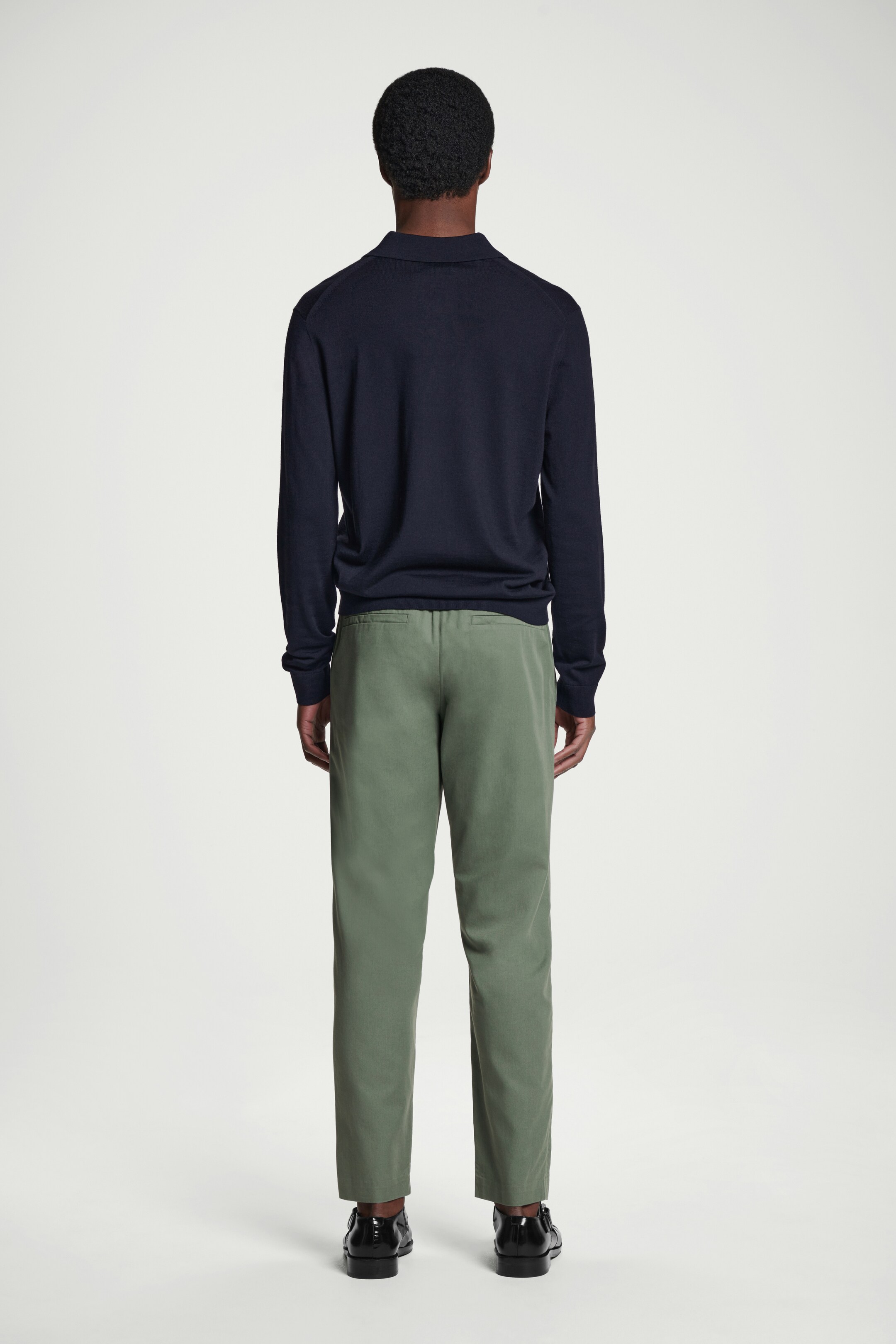Agrandir l'image: PANTALON FUSELÉ EN SERGÉ - VERT - HOMME | H&M CH 4