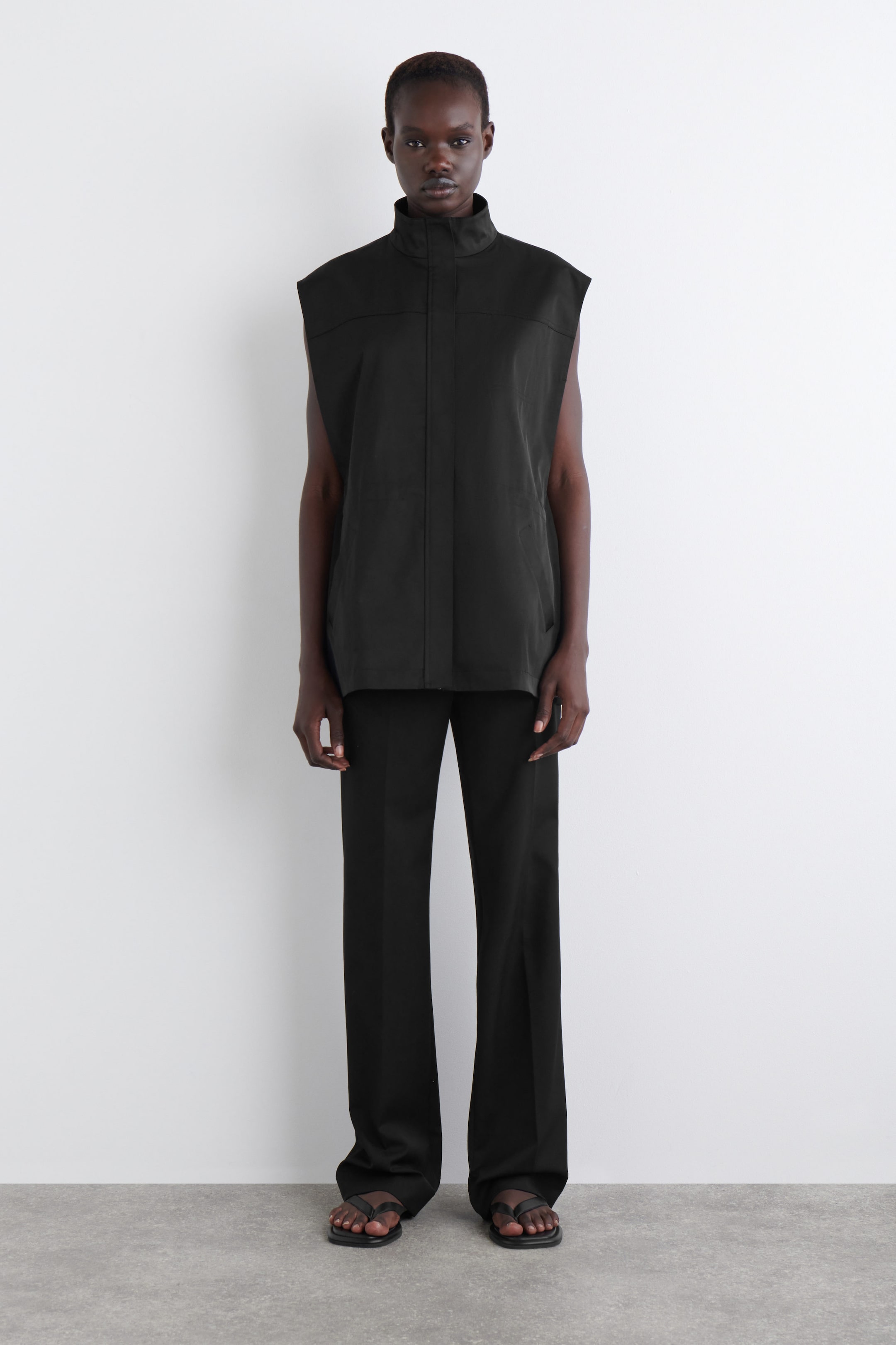 MOCK-NECK UTILITY VEST