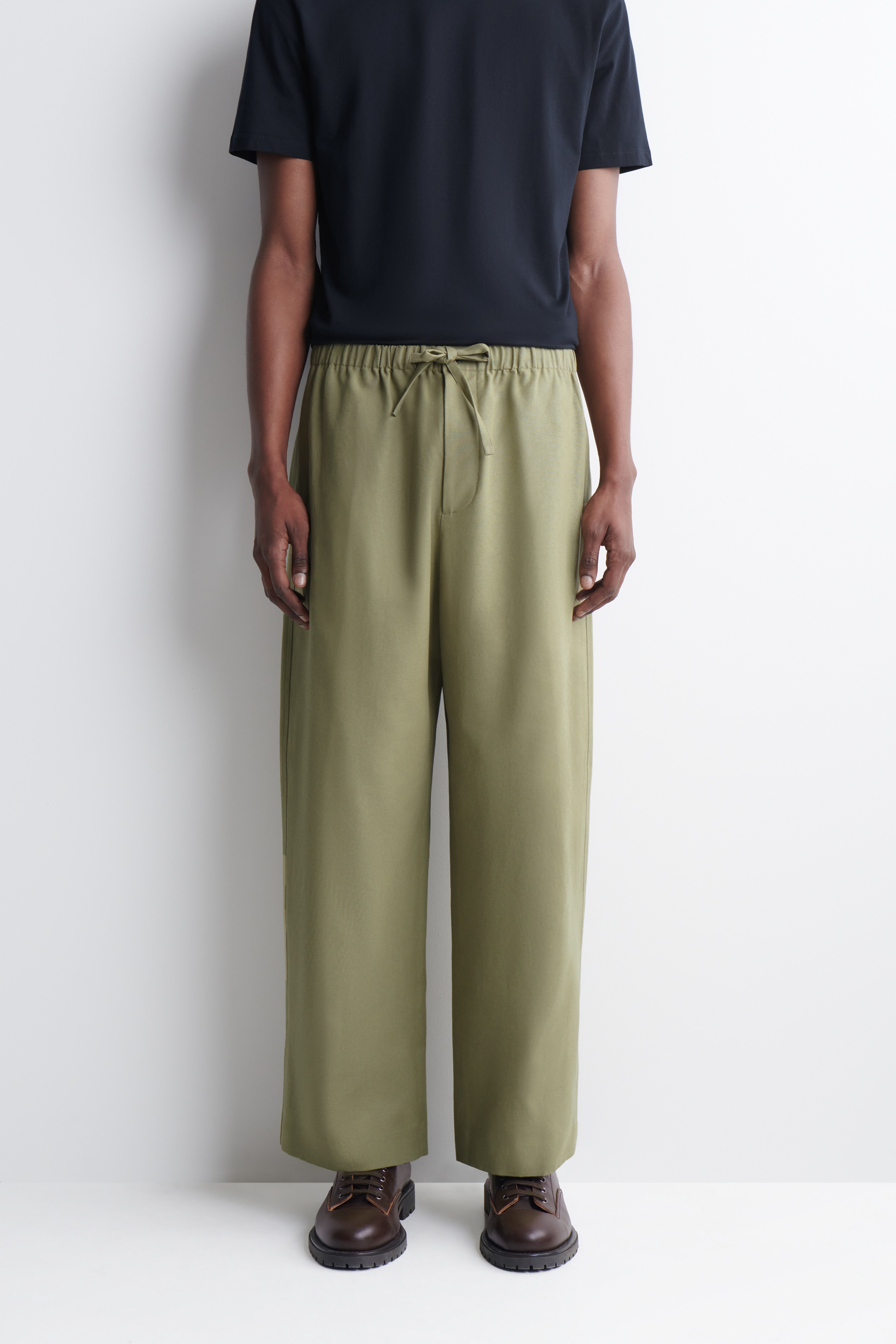 RELAXED-FIT BARREL-LEG DRAWSTRING TROUSERS