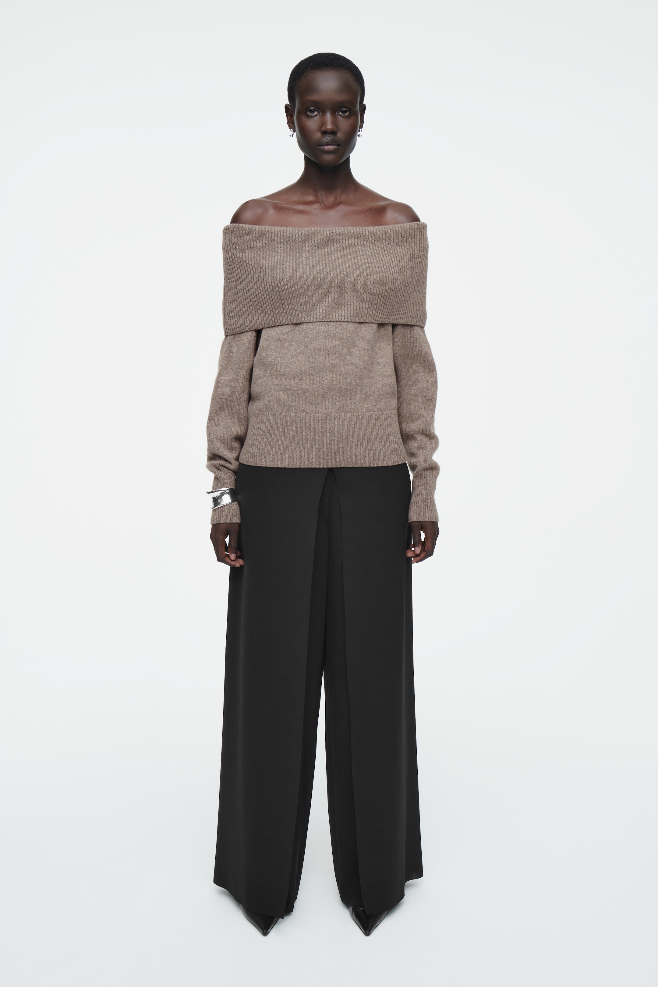 Größeres Bild ansehen: SCHULTERFREIER PULLOVER AUS MERINOWOLLE - BRAUN - Ladies | H&M DE 2