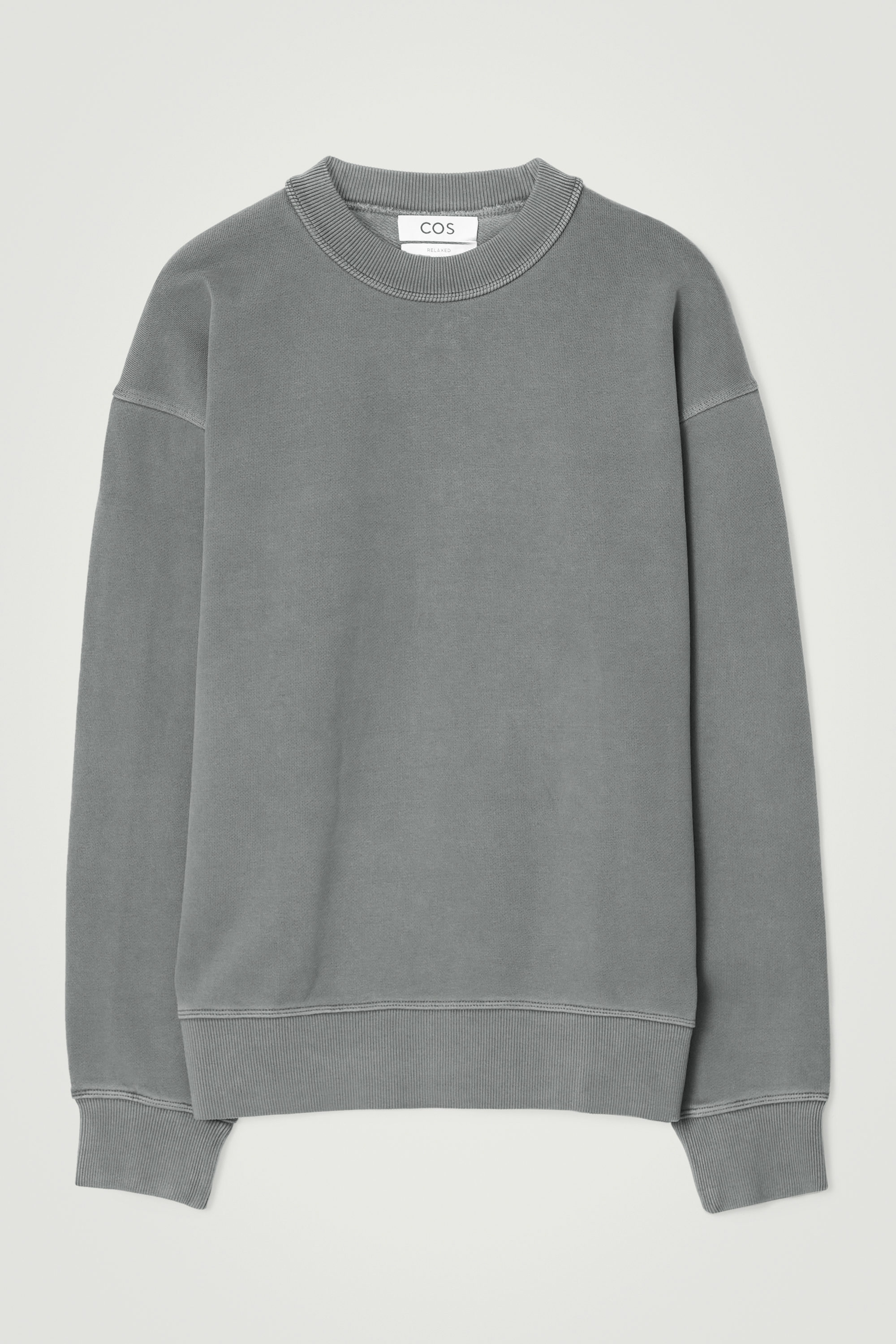 “COS MEN” リラックスウォッシュドコットンスウェットシャツ RELAXED WASHED-COTTON SWEATSHIRT - WASHED BLACK | COS