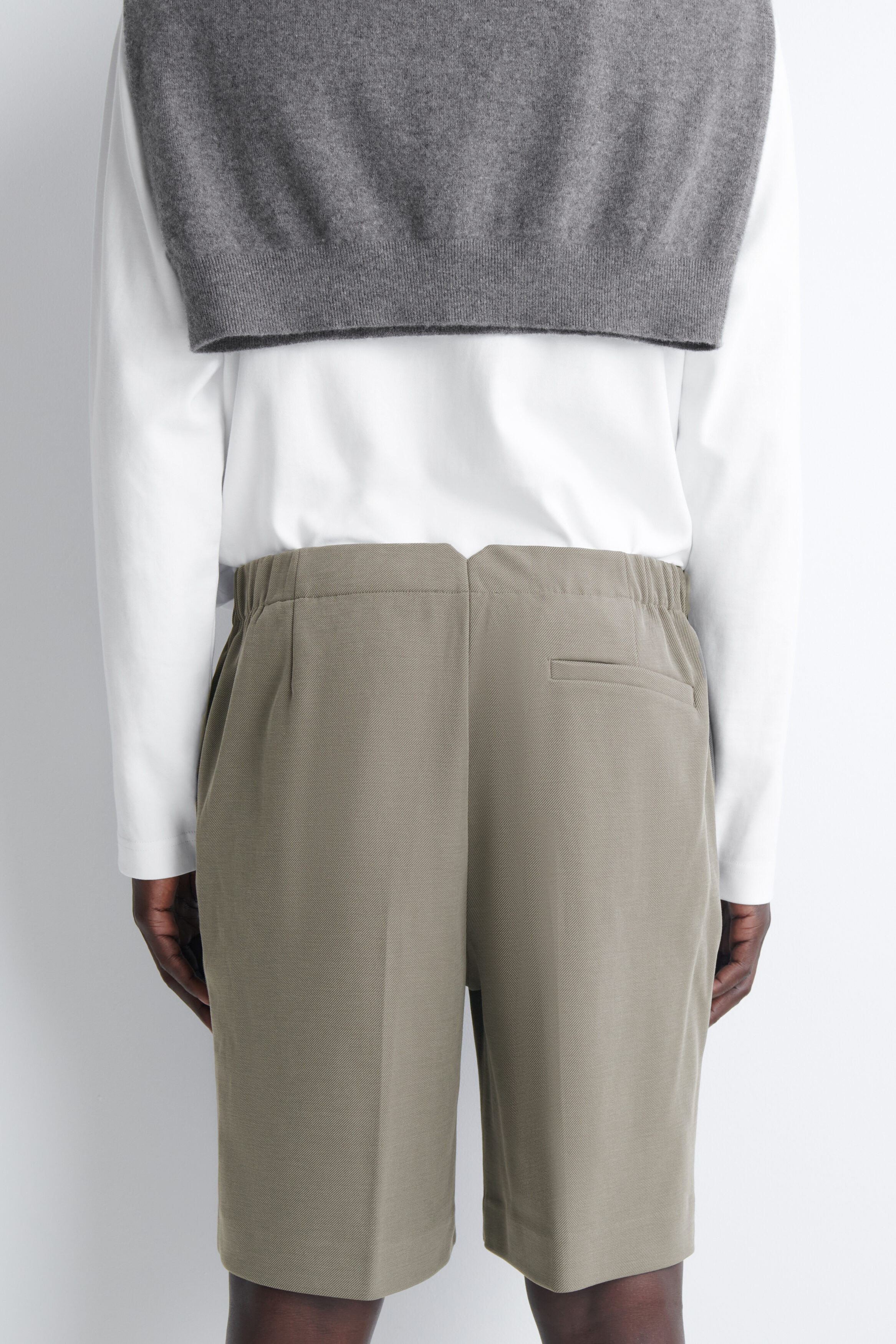 TAILORED BONDED-TWILL SHORTS - GRAY-GREEN | COS US
