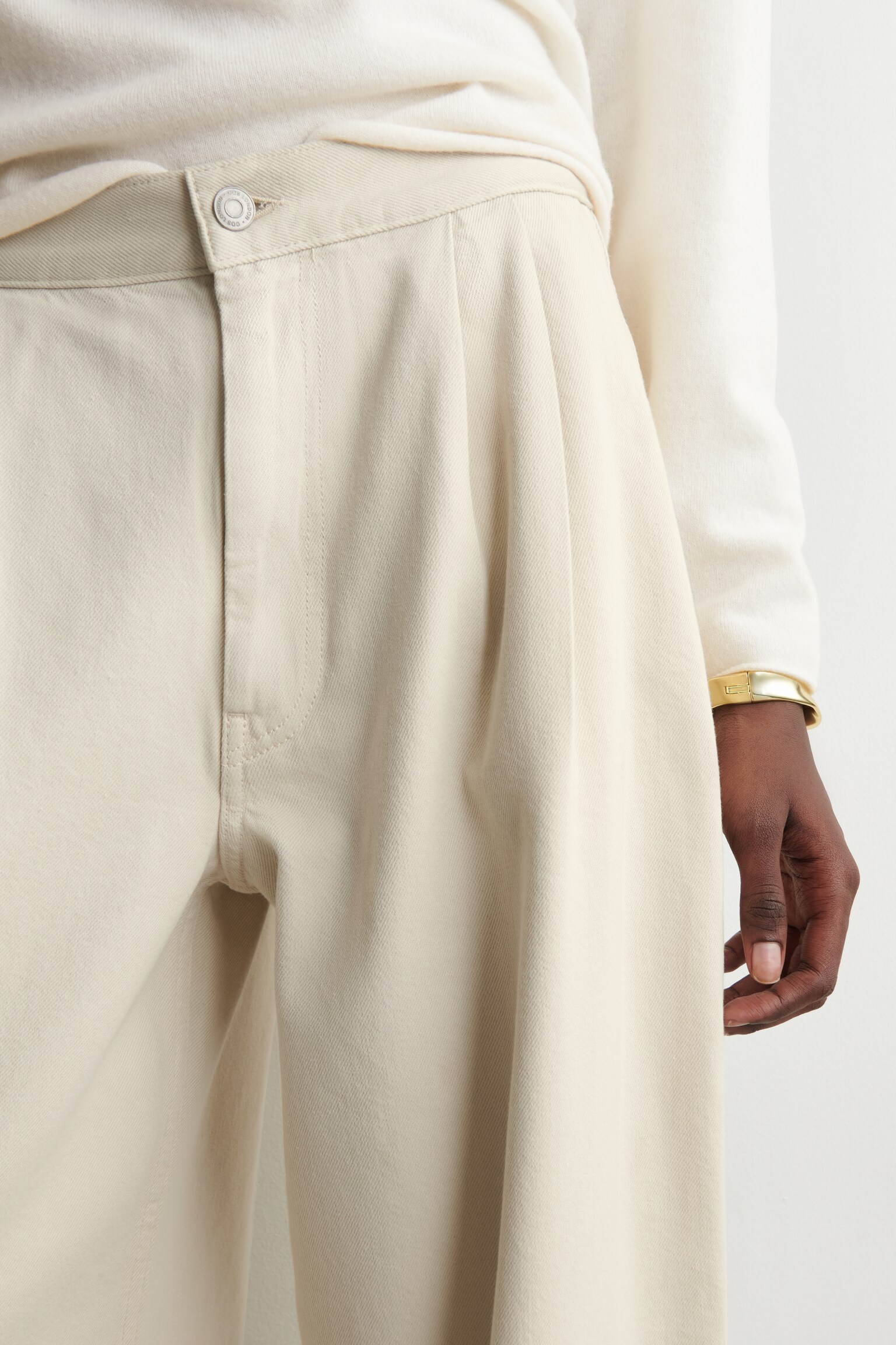 PLEATED WIDE-LEG DENIM TROUSERS - CREAM - 3