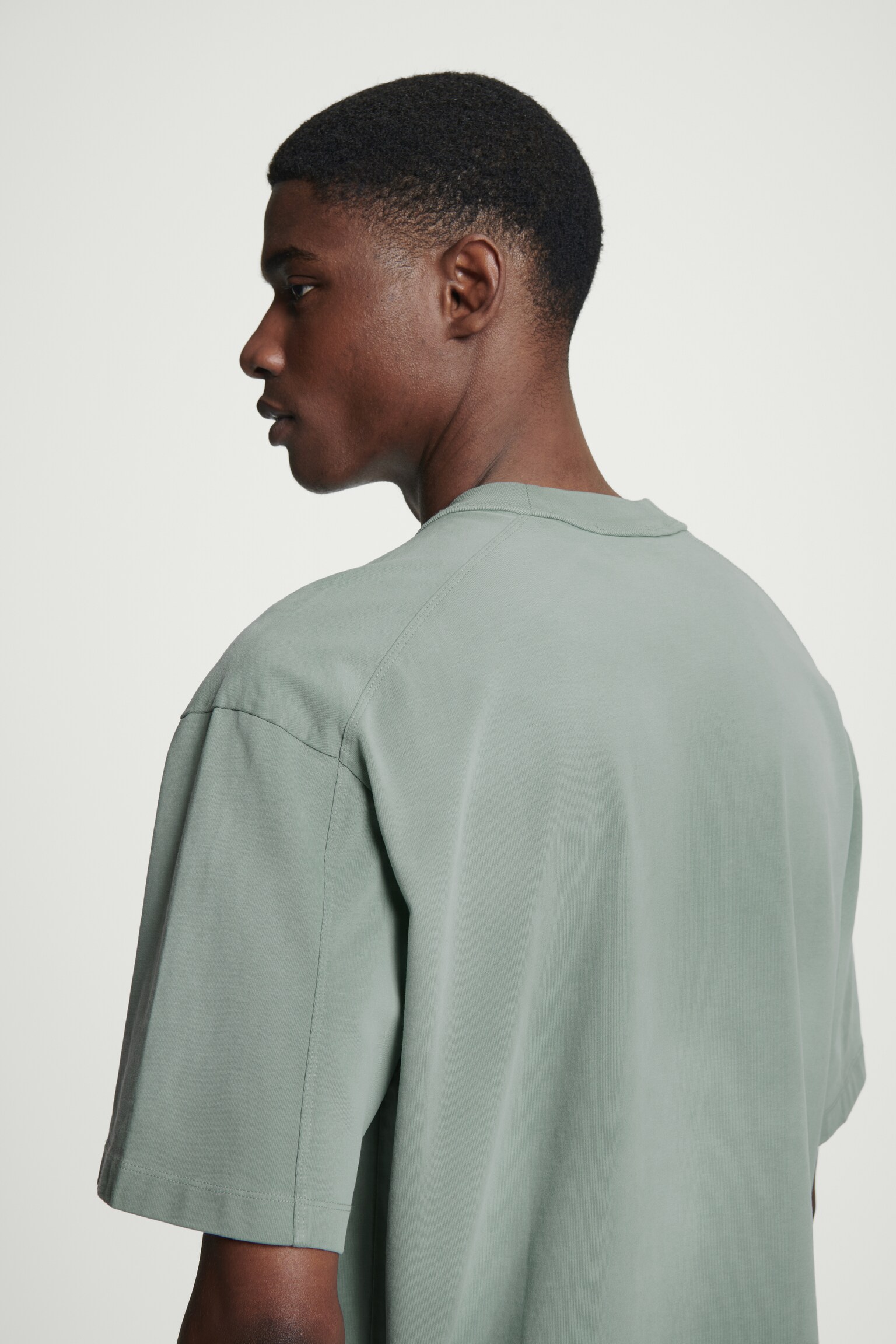 T-SHIRT OVERSIZE À COL MONTANT EN JERSEY DÉLAVÉ - VERT/NOIR - 6