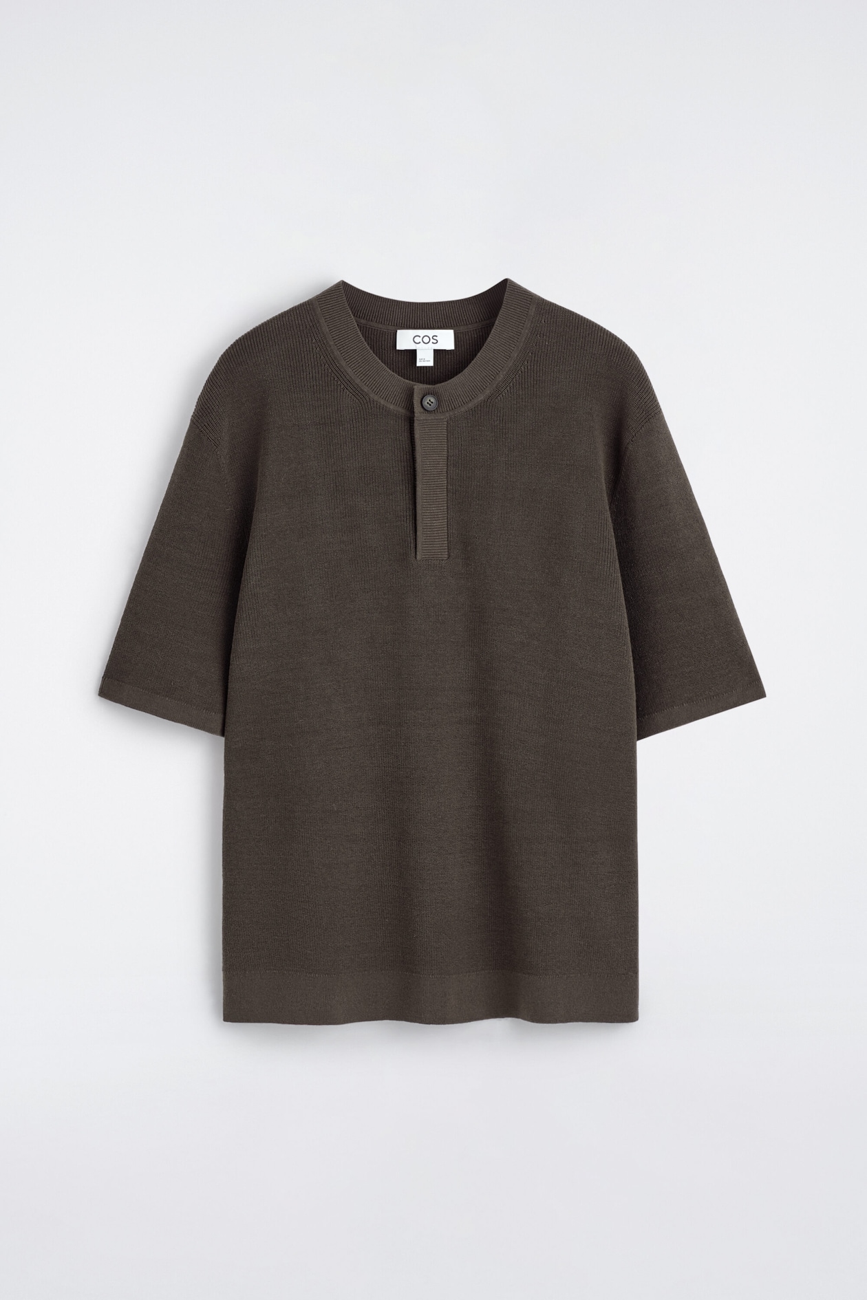 GESTRICKTES HENLEY-T-SHIRT AUS LEINEN