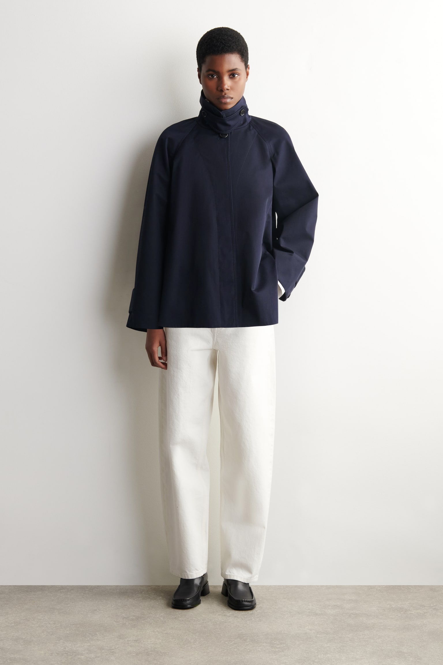 Casaco evasê em sarja de algodão - AZUL-MARINHO/Caqui - 1