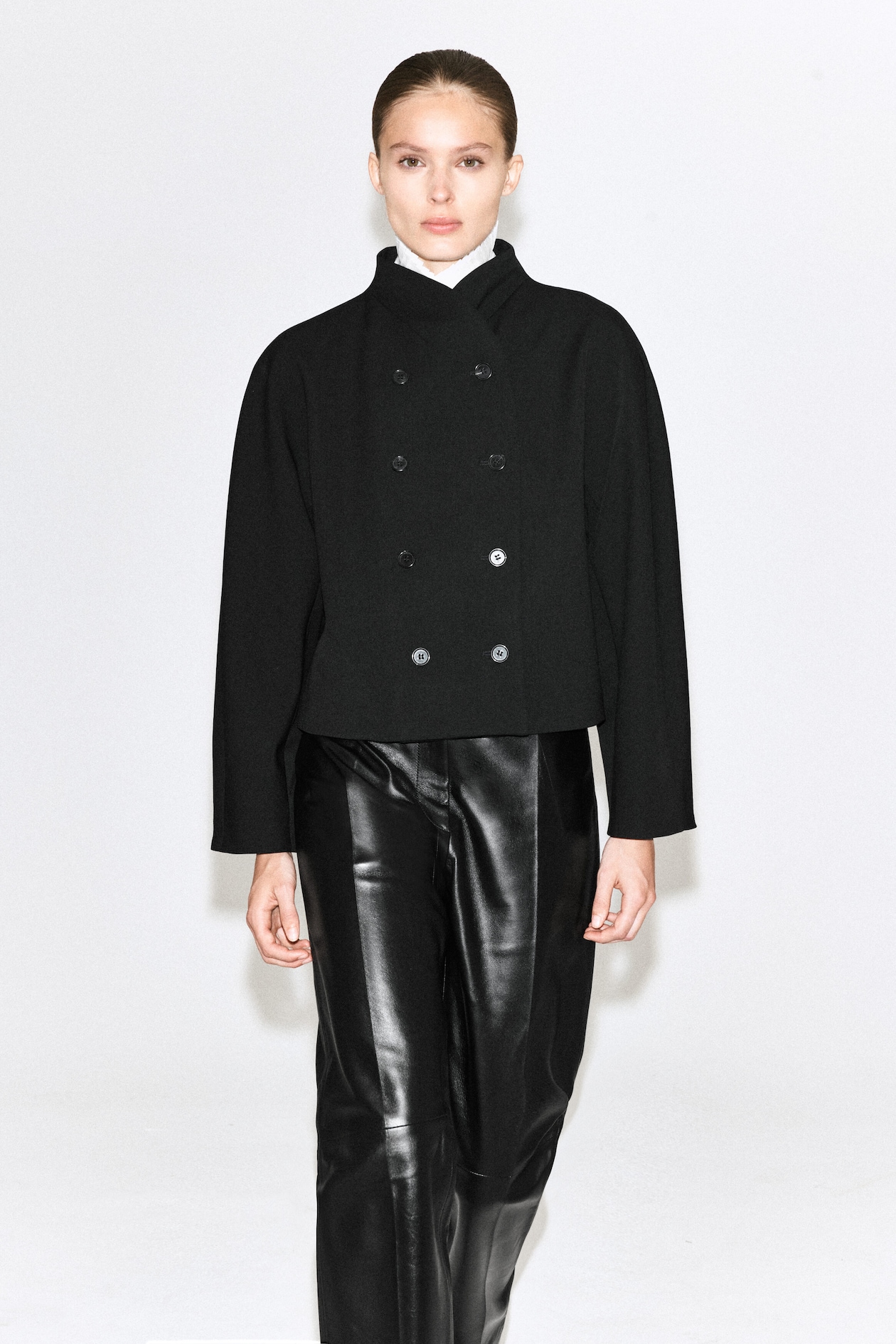 SCULPTED STAND-COLLAR JACKET — BLACK