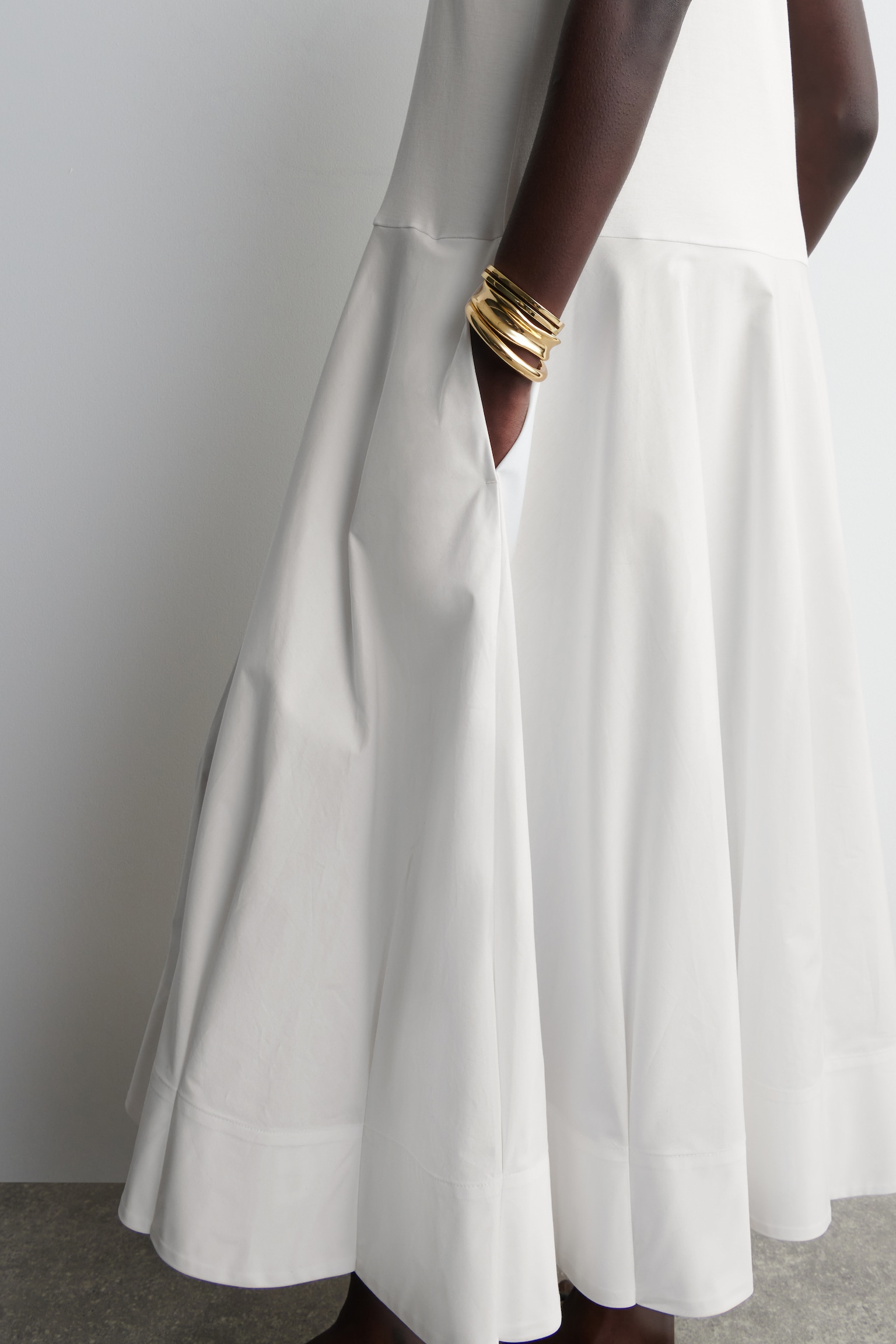 VESTIDO EVASÉ DE ALGODÓN CON CUELLO BARCO - BLANCO/NEGRO - 6