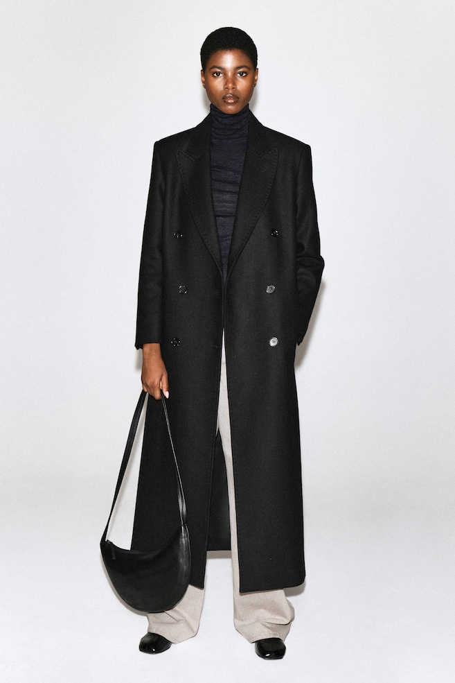 CURVED SHOULDER BAG - LEATHER — BLACK