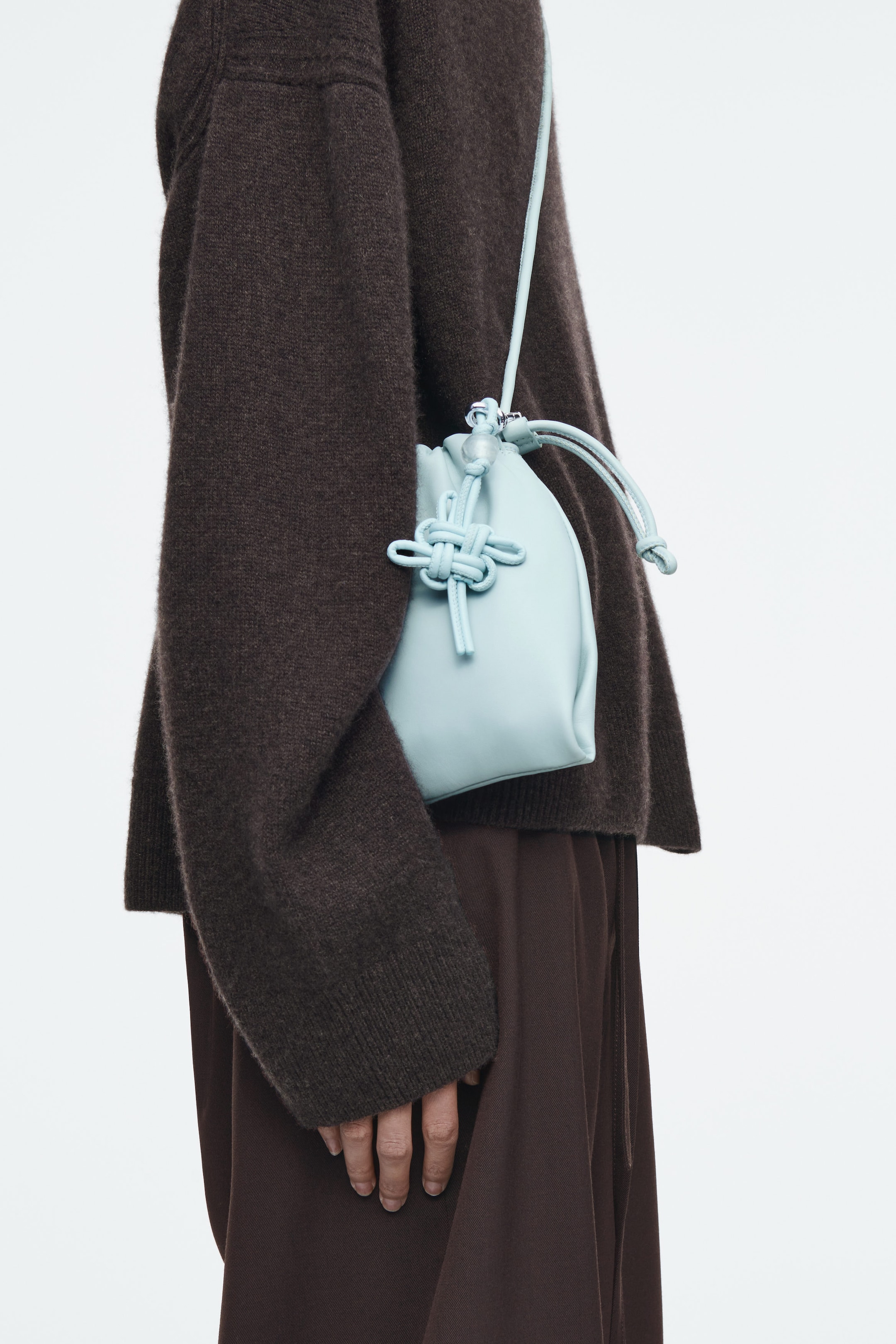 HARMONY TASCHENANHÄNGER MIT KNOTENDETAIL