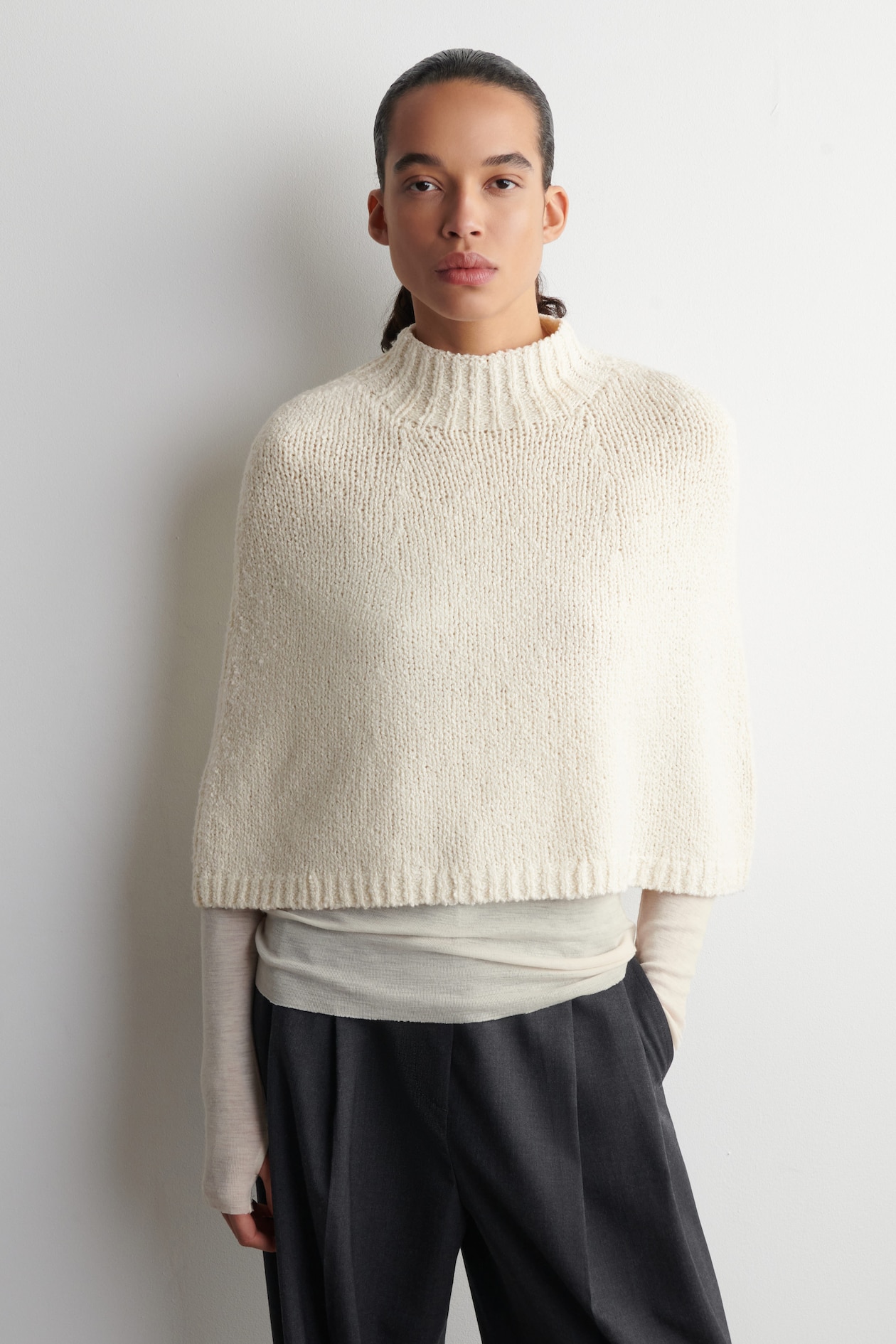 MERINO-CASHMERE CAPE — CREAM