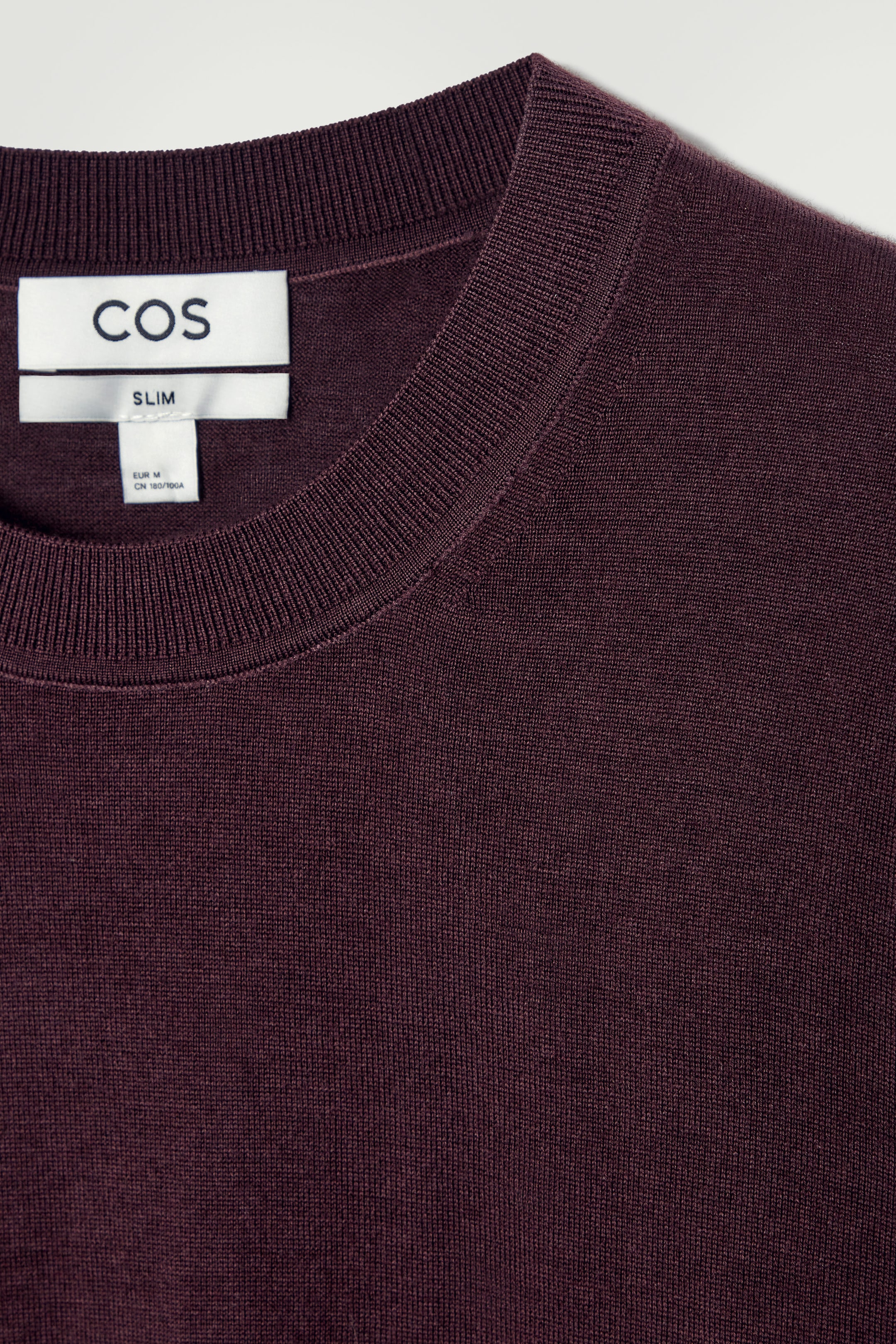 MAGLIONE SLIM GIROCOLLO IN LANA MERINO