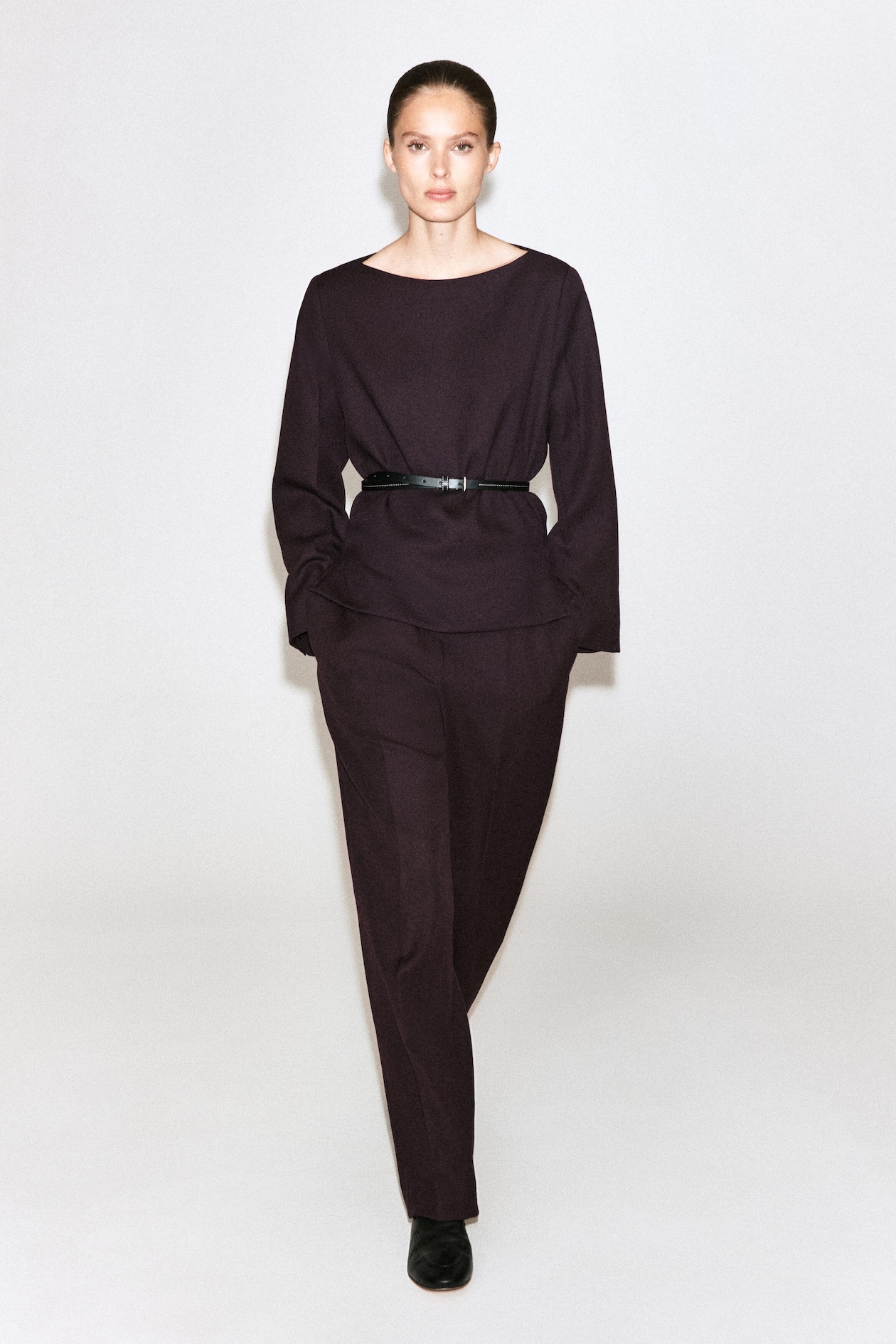 TAILORED WOOL BOAT-NECK TOP — UMBER