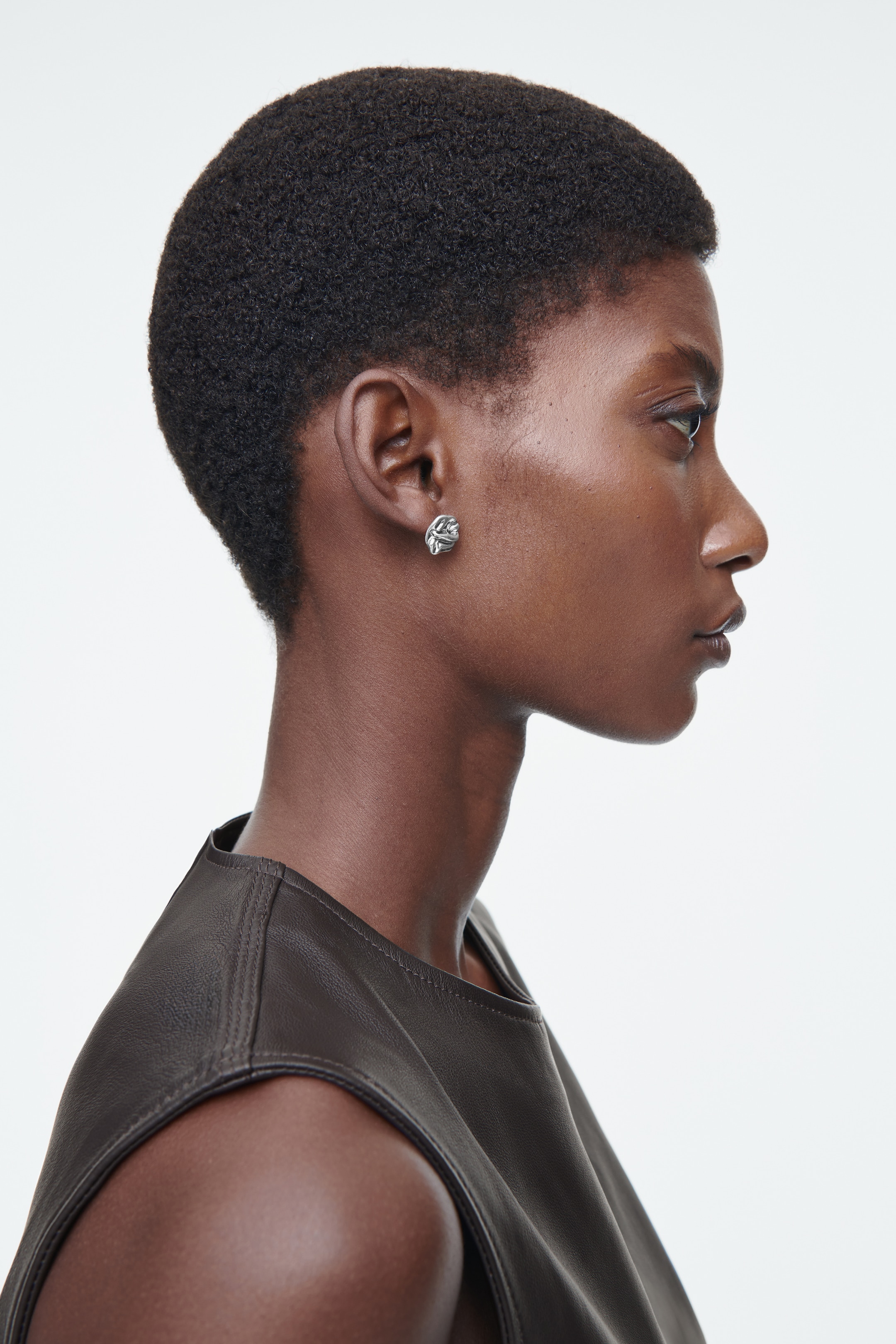 View larger image: SMALL SCRUNCHED MISMATCHED EARRINGS - SILVER - Ladies | H&M GB 3