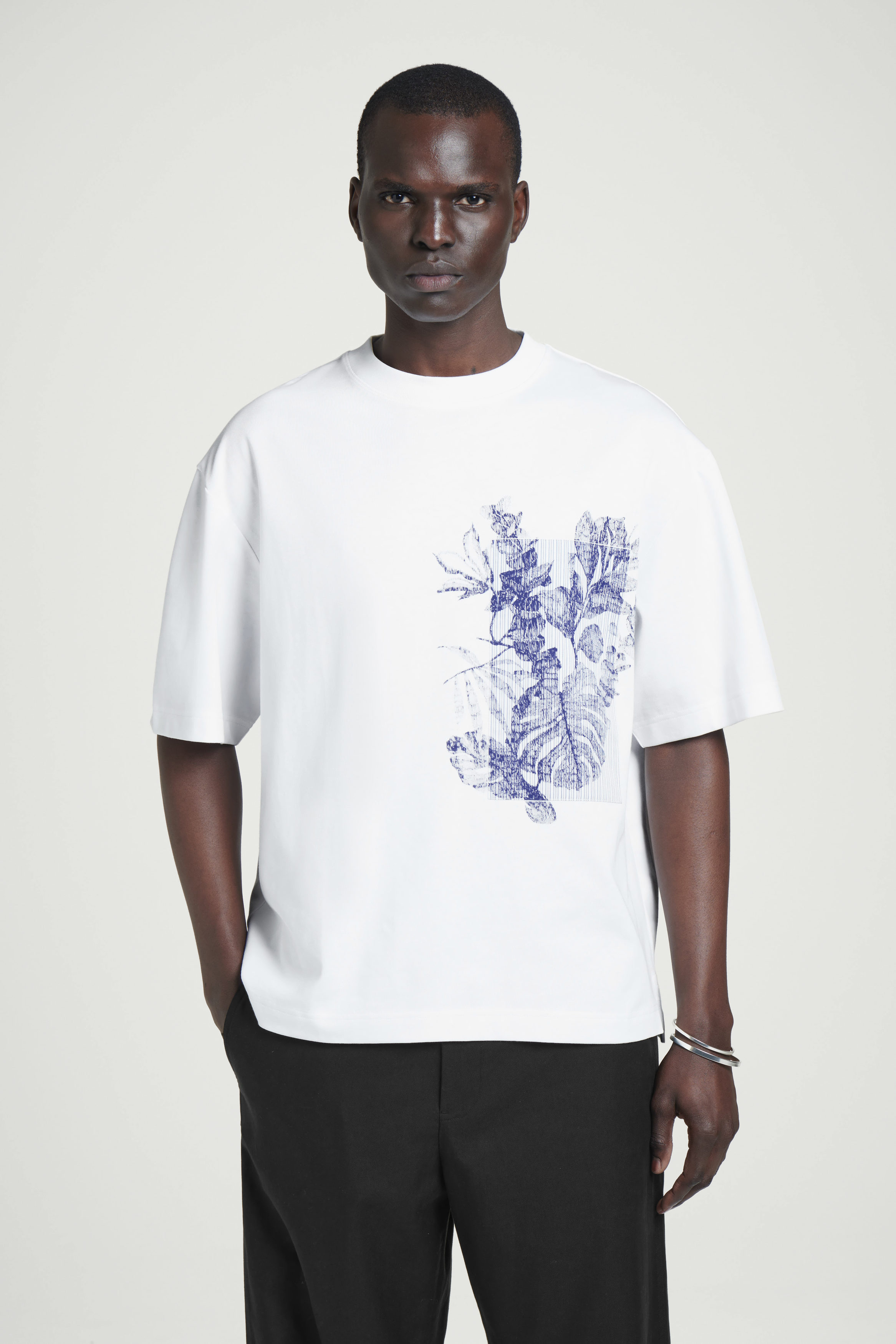 OVERSIZED GRAPHIC T-SHIRT - WHITE / PRINTED | COS