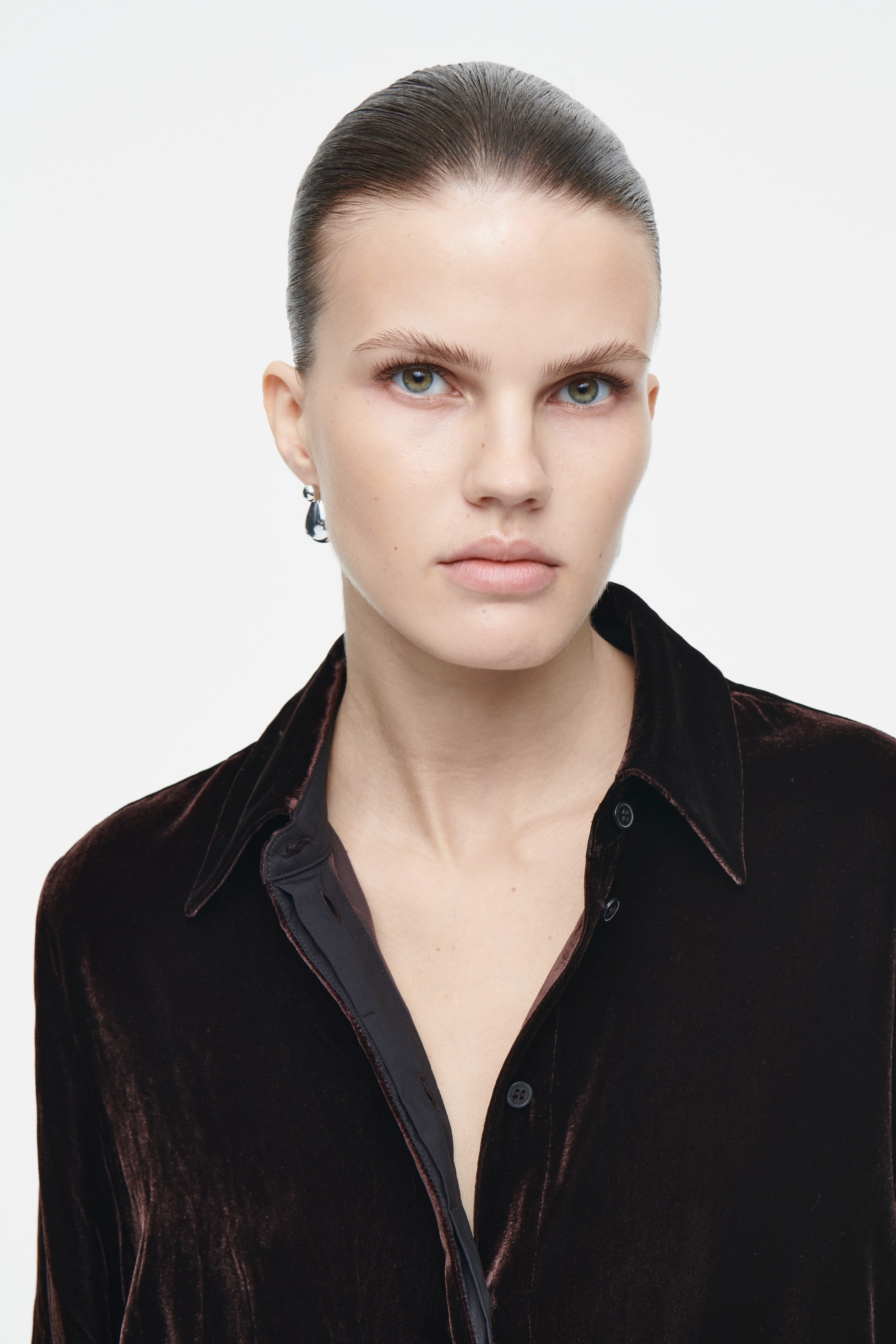 View larger image: RELAXED SILK-BLEND VELVET SHIRT - MAHOGANY - Ladies | H&M GB 7