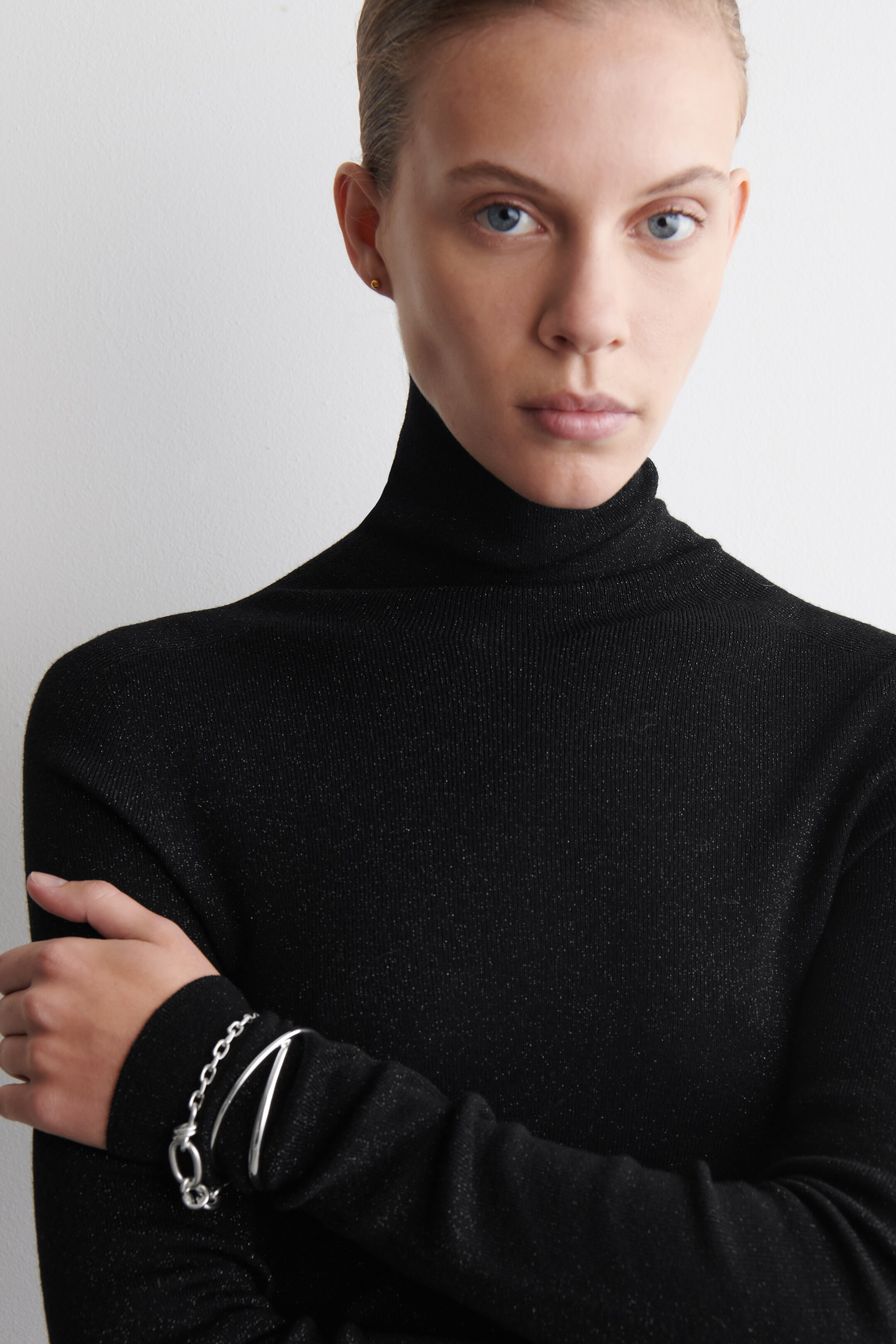 Visualizza immagine più grande: TOP IN LANA SCINTILLANTE SENZA CUCITURE - NERO - DONNA | H&M IT 4