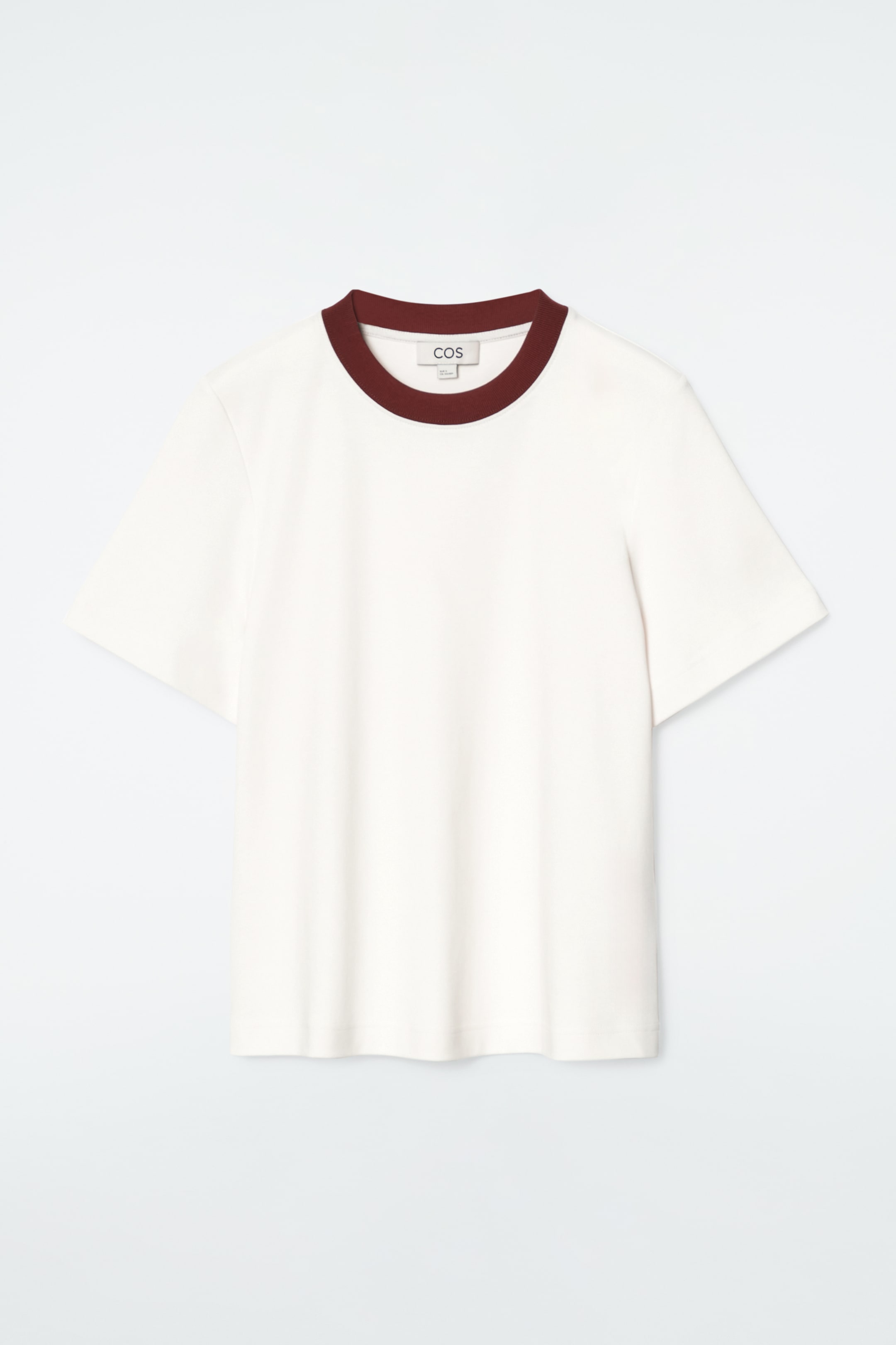 Zobrazit větší obrázek: Tričko čistého střihu s klasickým střihem - OFF-WHITE / BURGUNDY - ŽENY | H&M CZ 1