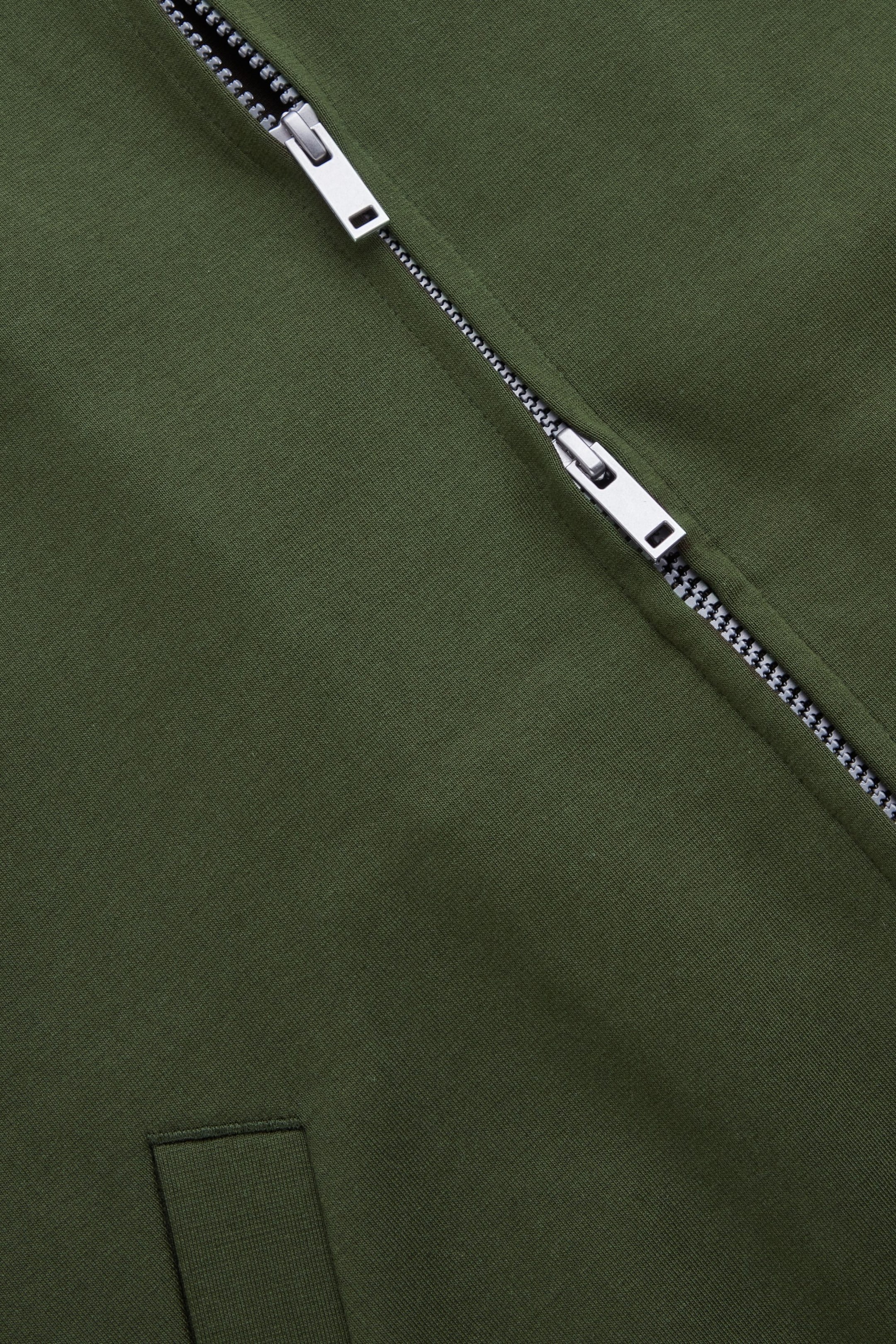 StillMedia/DescriptiveDetail