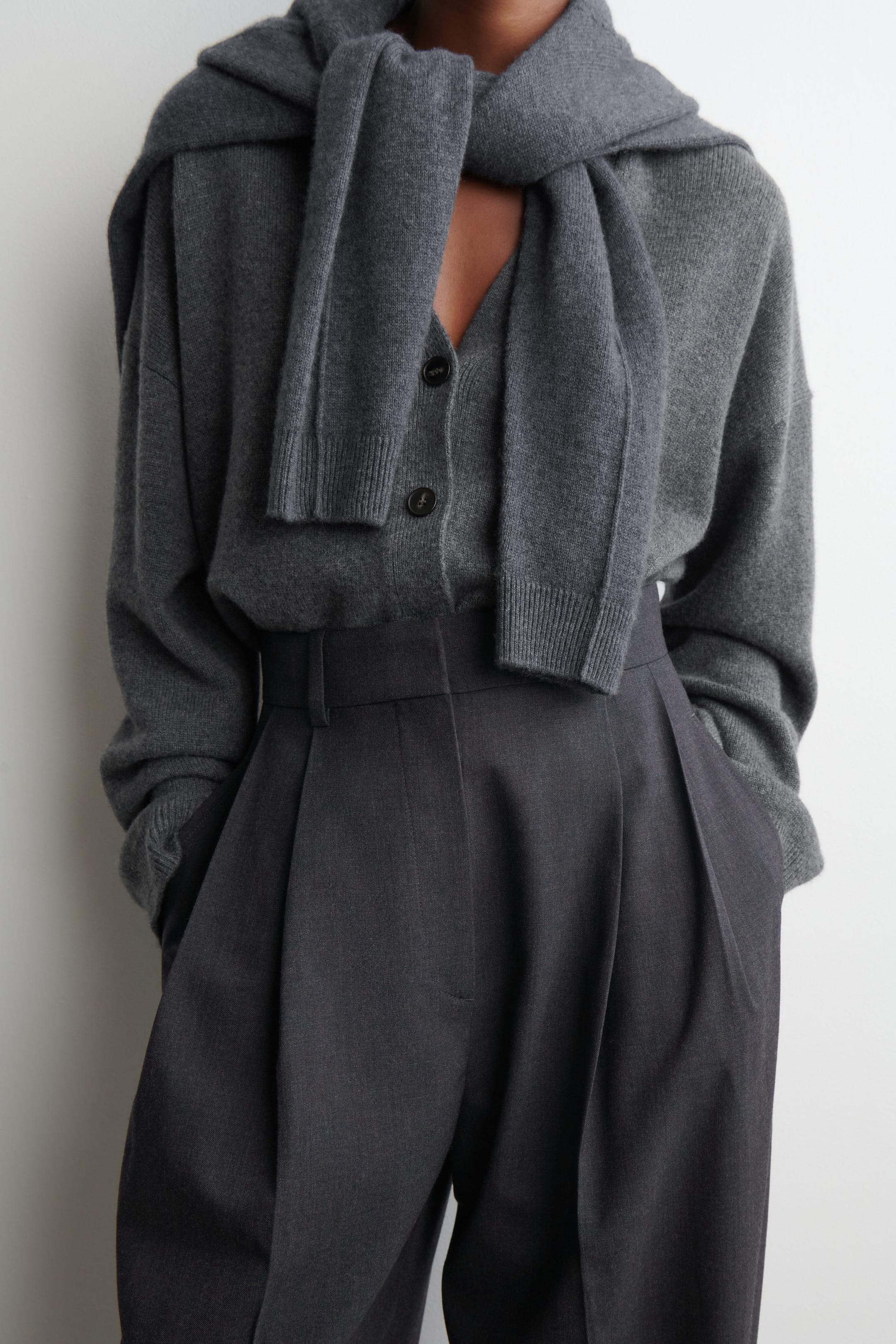 PLEATED WOOL-BLEND BARREL-LEG TROUSERS