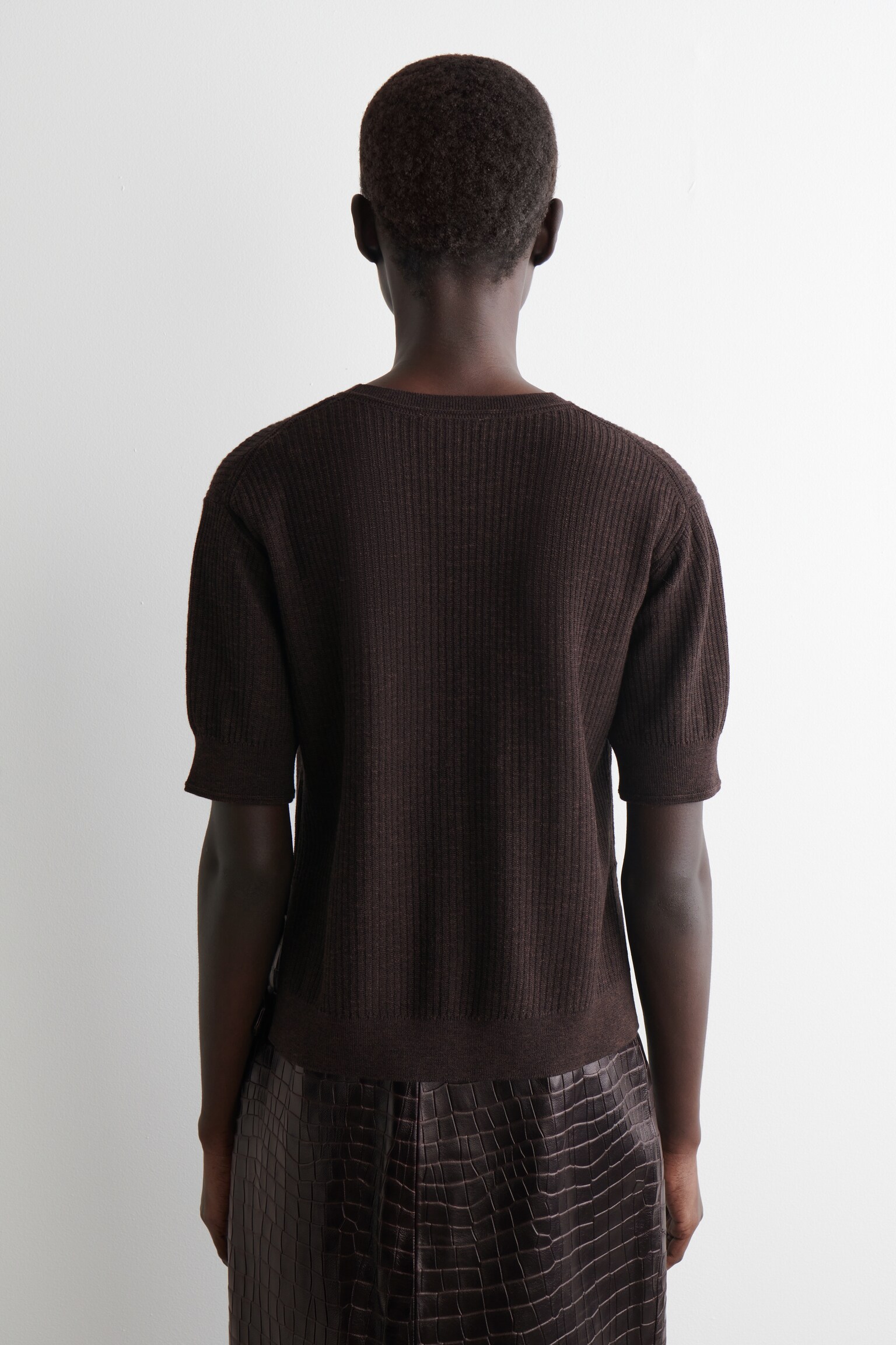 T-SHIRT EN LAINE MÉLANGÉ DE MÉRINOS - BRUN FONCÉ - 4