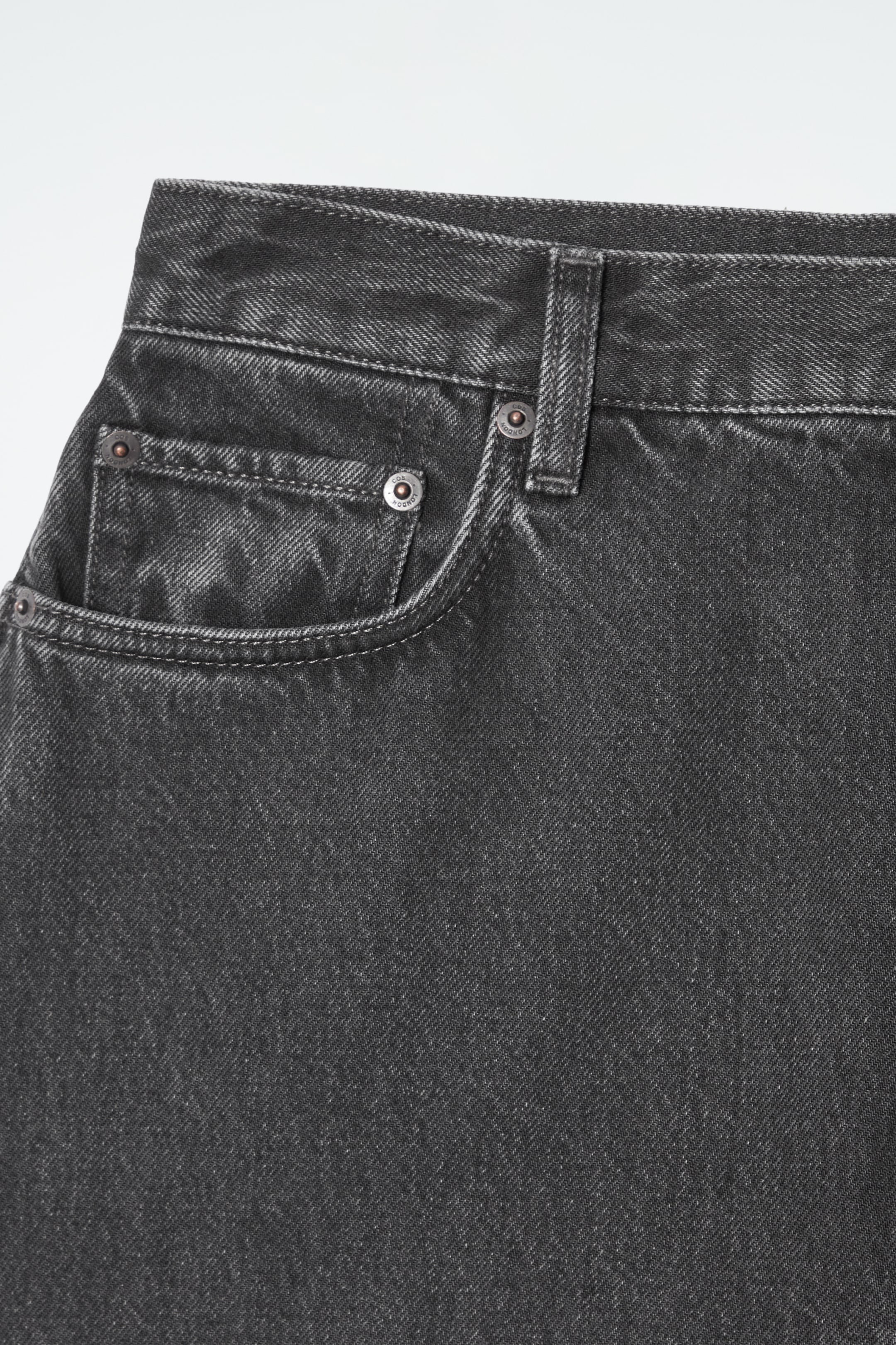 Grotere afbeelding bekijken: TWIST BARREL-LEG JEANS - WASHED BLACK - DAMES | H&M NL 2