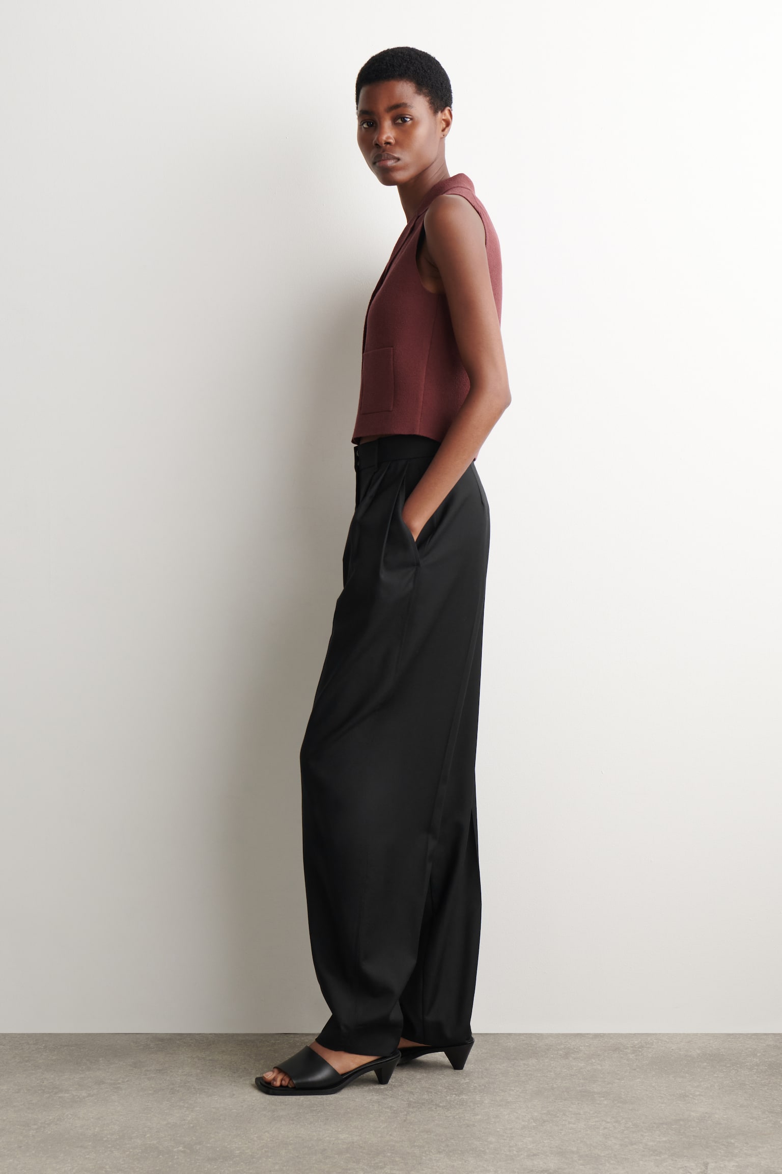 BOUCLÉSTICKAD VÄST - ROSTRÖD/VIT - 5