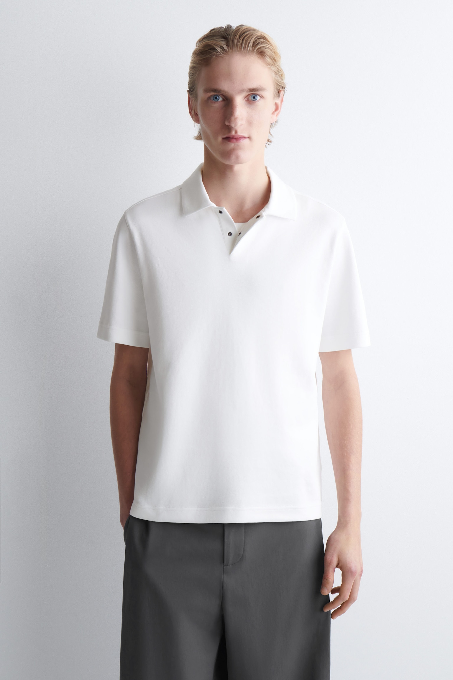 Poloshirt aus Baumwoll-Piqué mit Knopfleiste